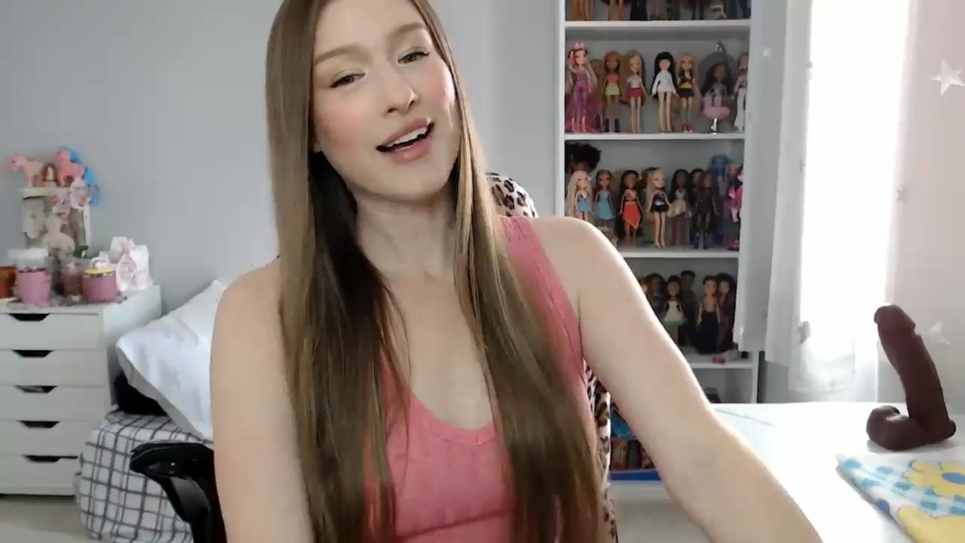 Gallery image thumbnail from GemmaMinx's myfreecams stream on, 10/15/2024, 18:34 image 14 of 20