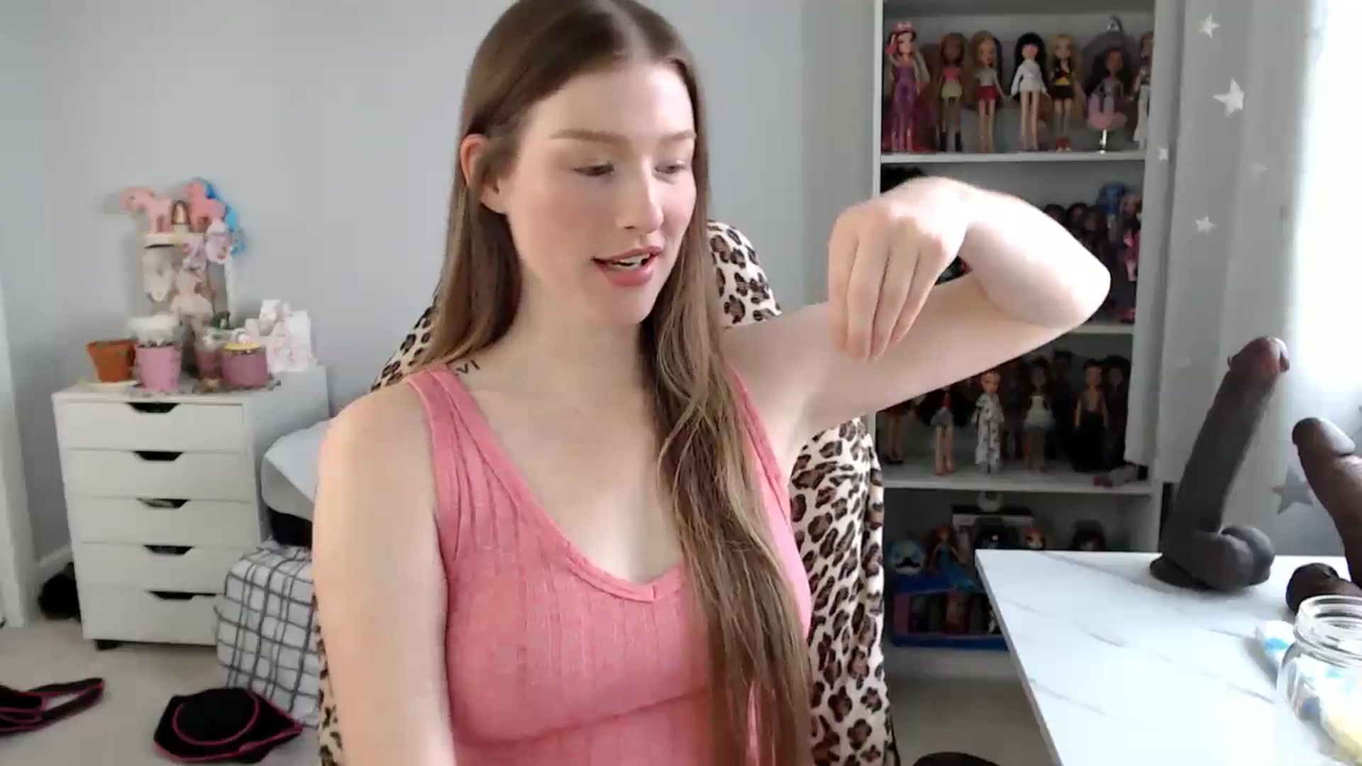 Gallery image thumbnail from GemmaMinx's myfreecams stream on, 10/15/2024, 20:59 image 7 of 20