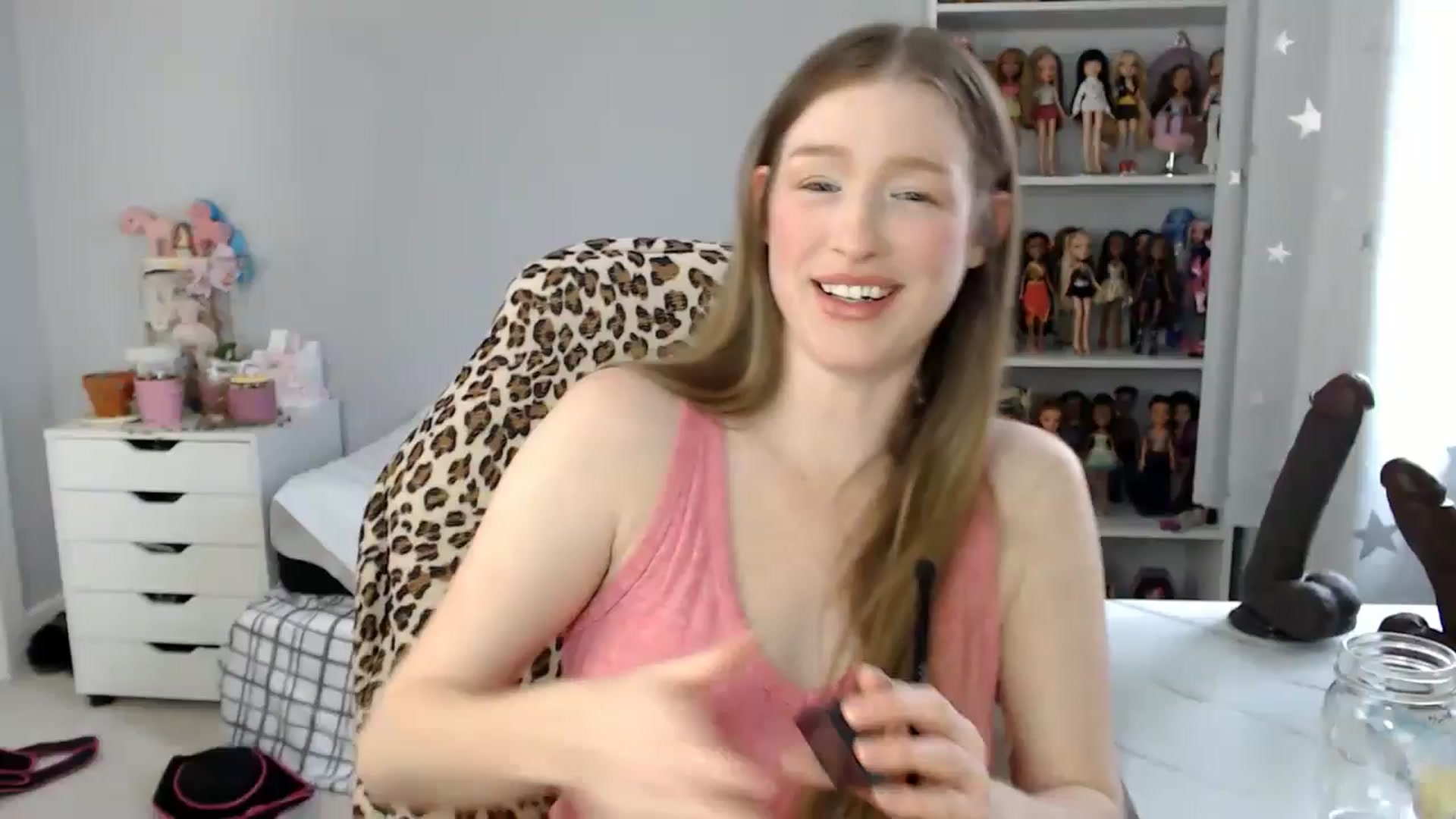 Gallery image thumbnail from GemmaMinx's myfreecams stream on, 10/15/2024, 20:59 image 14 of 20