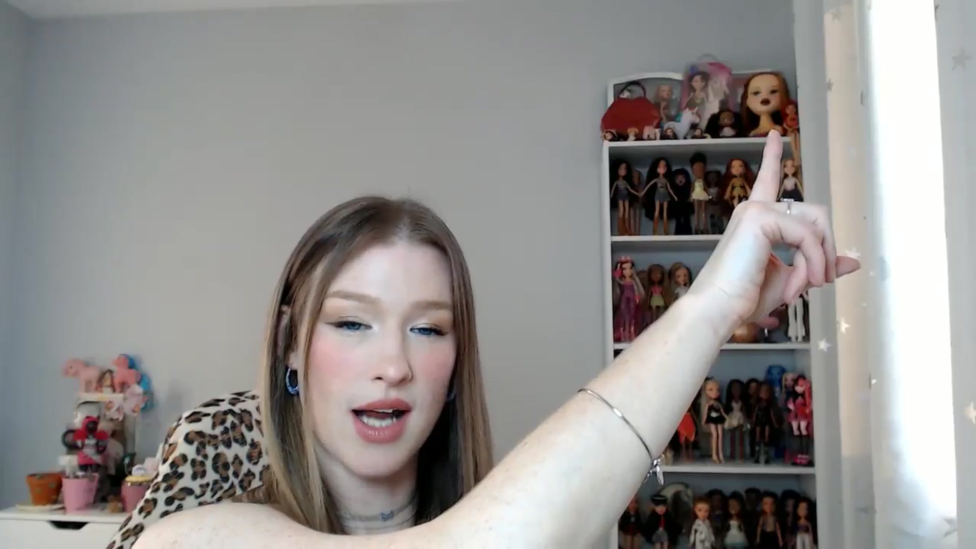 Gallery image thumbnail from GemmaMinx's myfreecams stream on, 10/26/2024, 21:56 image 6 of 20