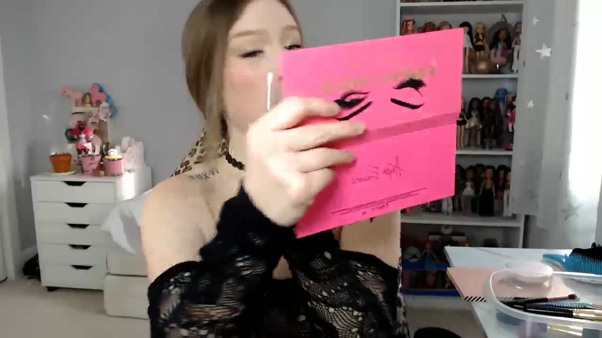Gallery image thumbnail from GemmaMinx's myfreecams stream on, 10/28/2024, 20:21 image 5 of 20
