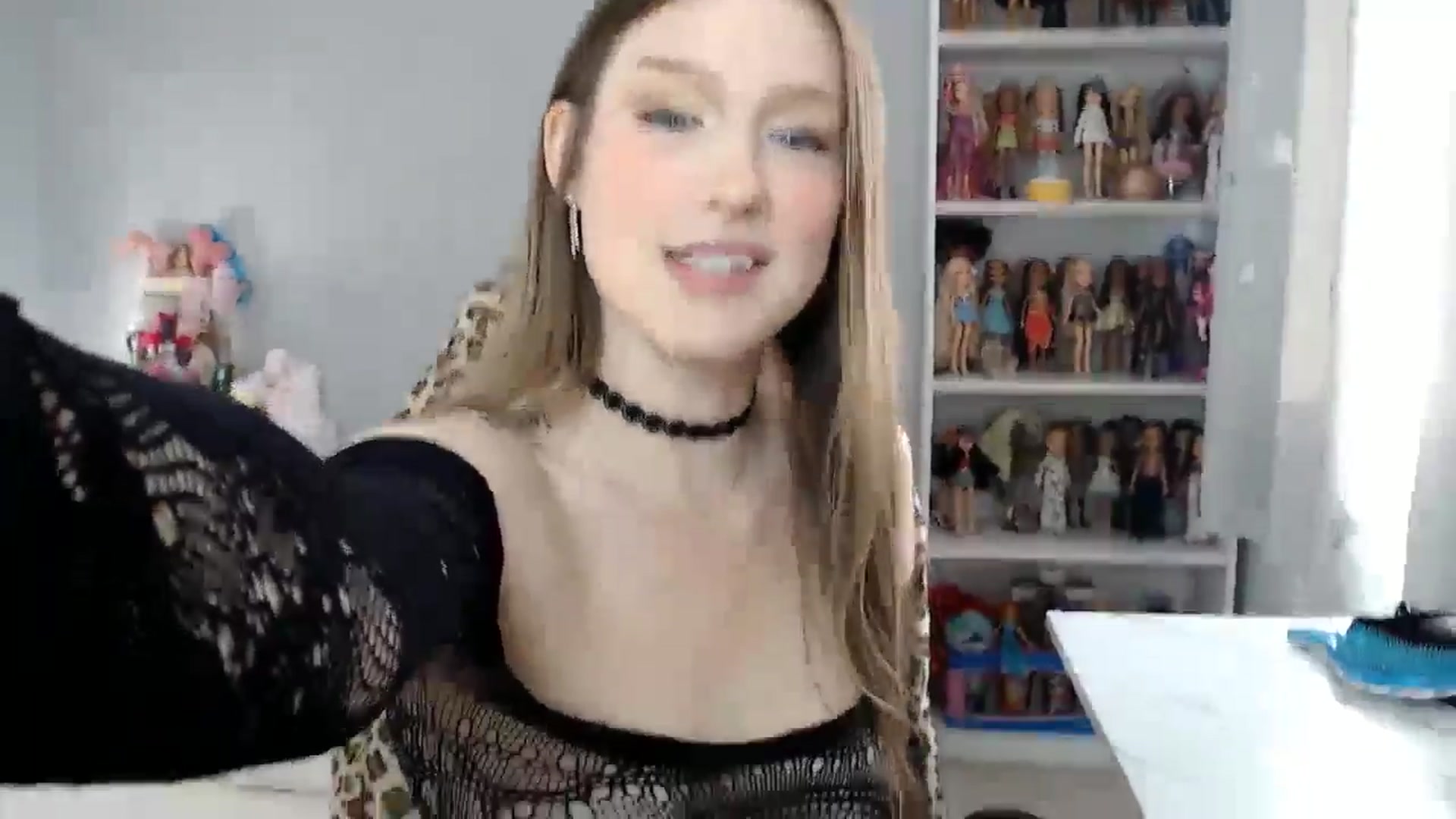Gallery image thumbnail from GemmaMinx's myfreecams stream on, 10/28/2024, 20:21 image 15 of 20