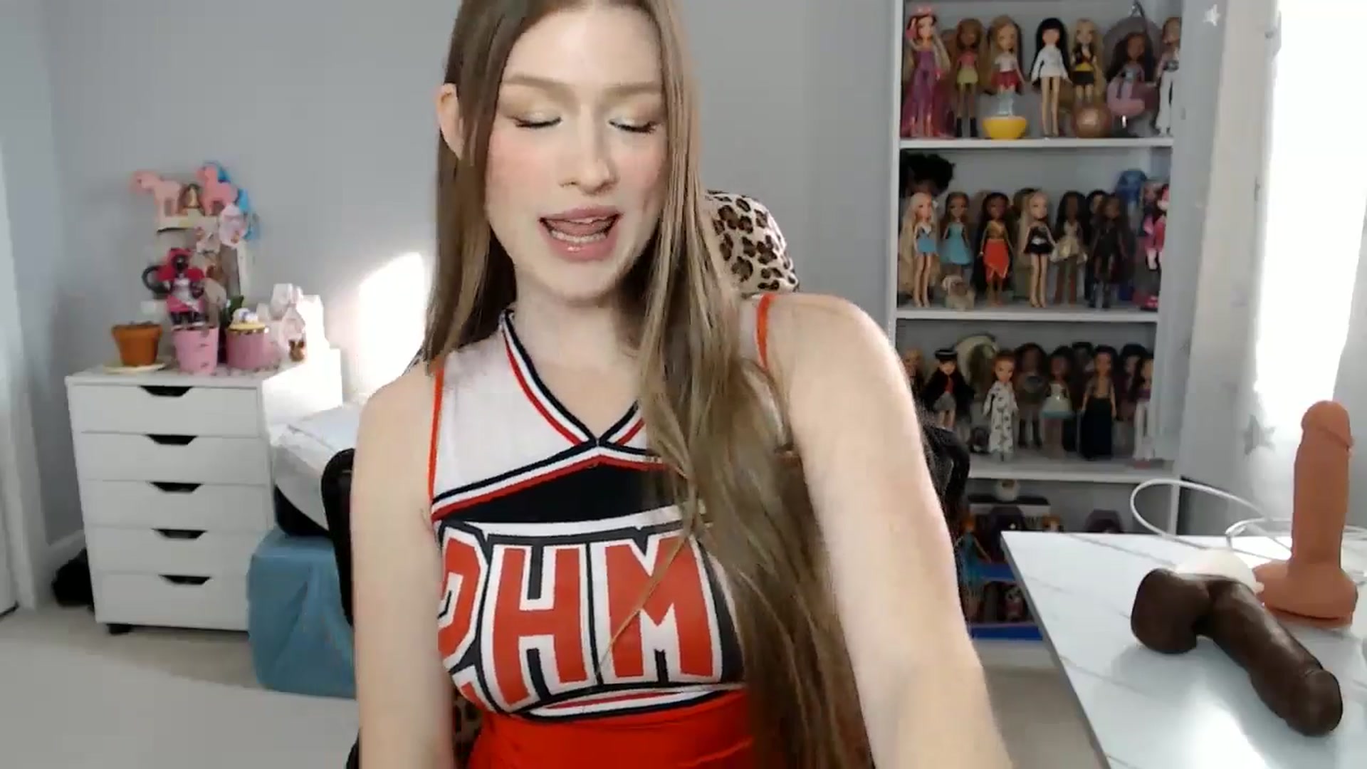 Gallery image thumbnail from GemmaMinx's myfreecams stream on, 10/30/2024, 19:08 image 18 of 20