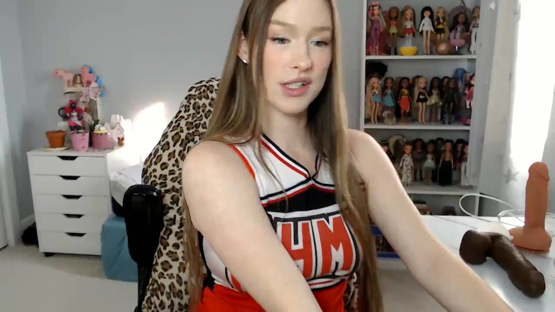Gallery image thumbnail from GemmaMinx's myfreecams stream on, 10/30/2024, 19:08 image 19 of 20