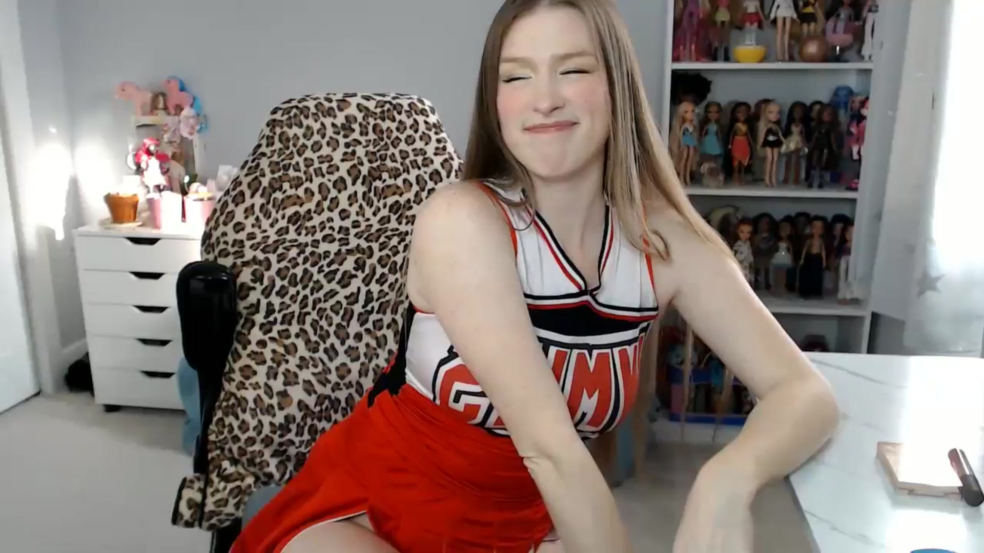 Gallery image thumbnail from GemmaMinx's myfreecams stream on, 10/30/2024, 20:13 image 1 of 20