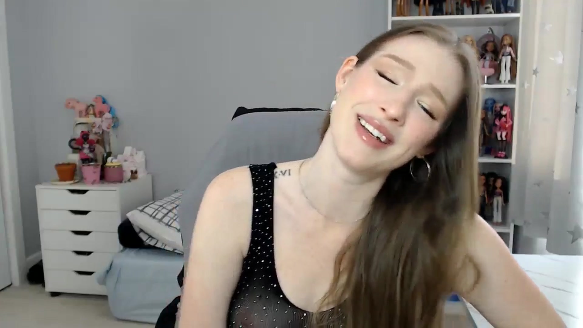 Gallery image thumbnail from GemmaMinx's myfreecams stream on, 11/12/2024, 19:46 image 6 of 20