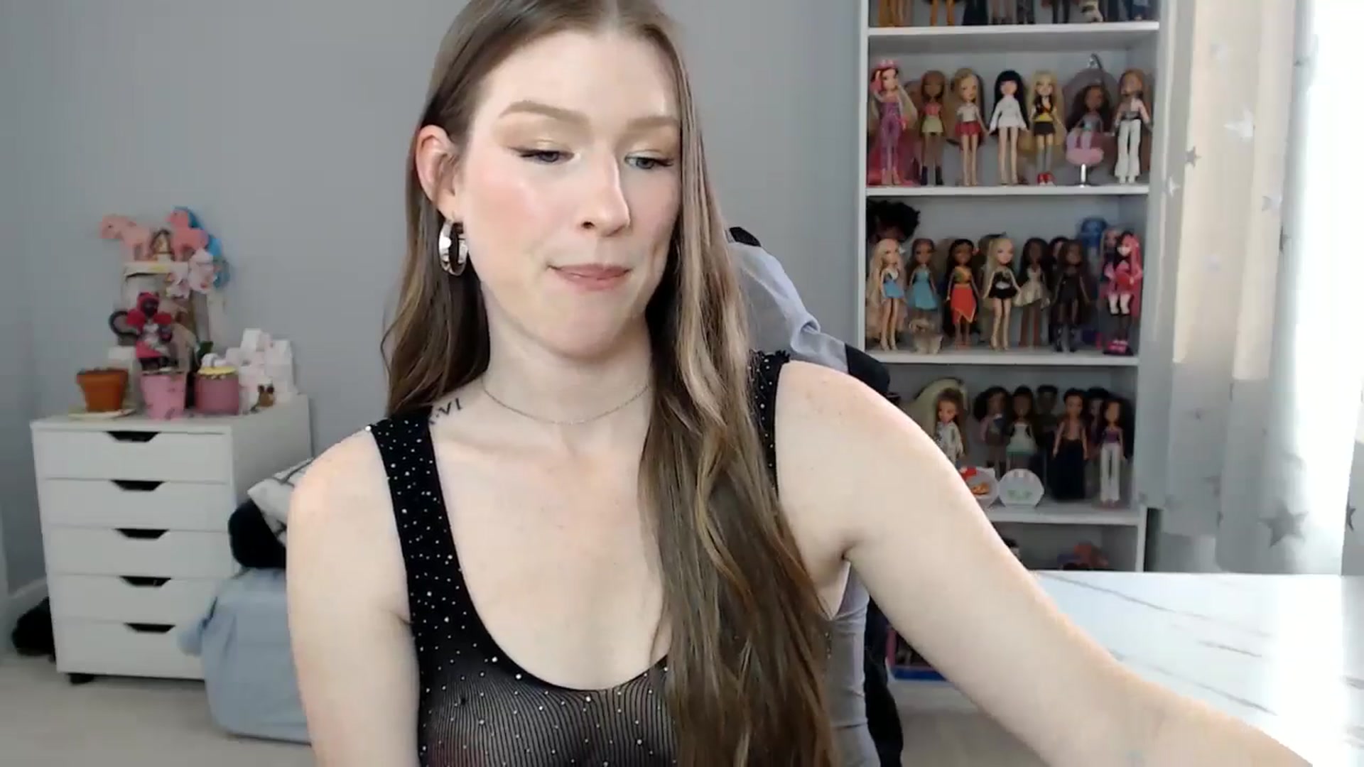 Gallery image thumbnail from GemmaMinx's myfreecams stream on, 11/12/2024, 21:30 image 3 of 20