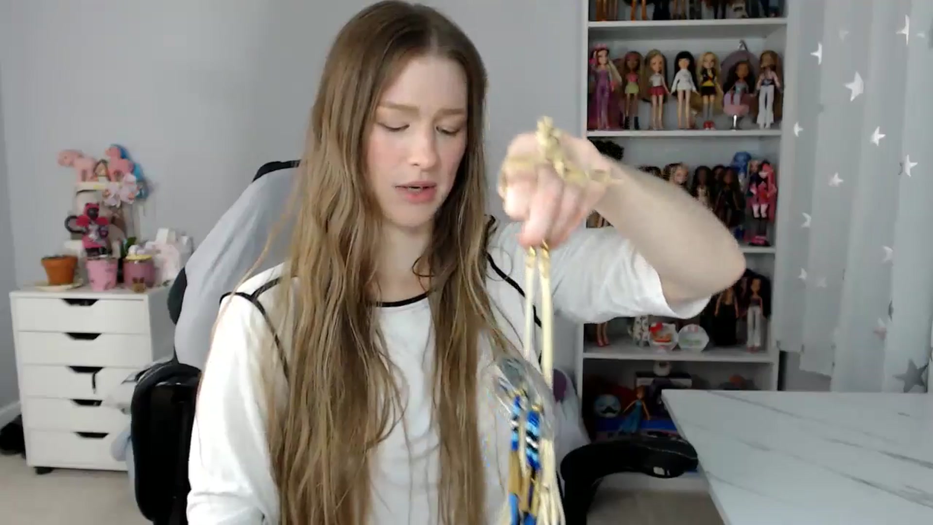 Gallery image thumbnail from GemmaMinx's myfreecams stream on, 11/12/2024, 23:21 image 10 of 20