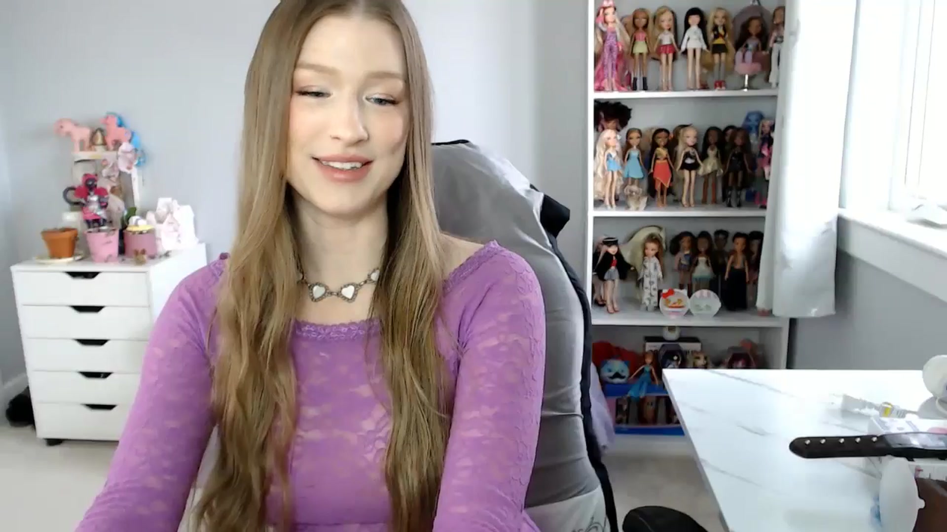 Gallery image thumbnail from GemmaMinx's myfreecams stream on, 11/14/2024, 19:46 image 8 of 20