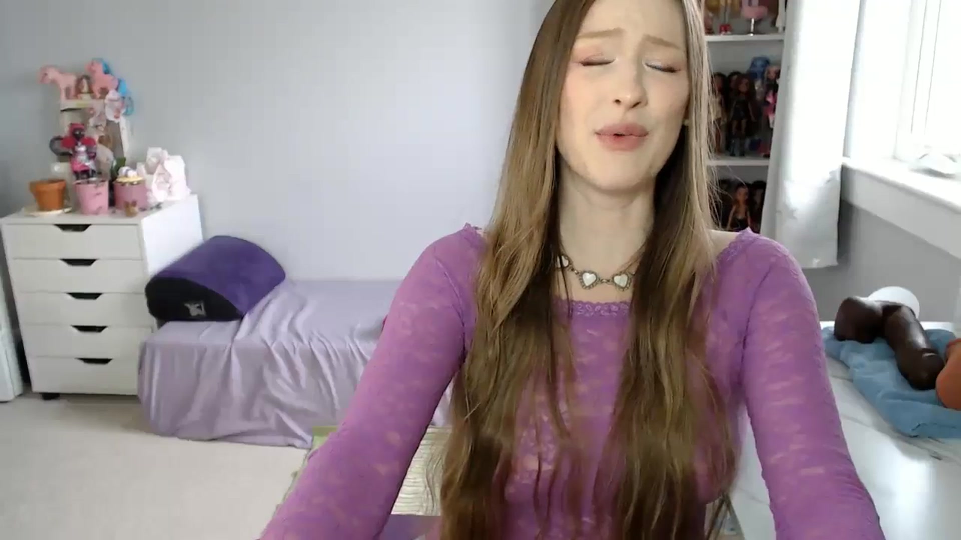 Gallery image thumbnail from GemmaMinx's myfreecams stream on, 11/14/2024, 19:46 image 18 of 20