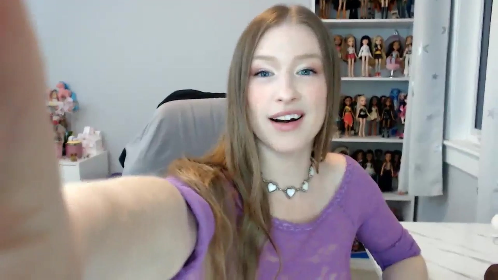 Gallery image thumbnail from GemmaMinx's myfreecams stream on, 11/14/2024, 22:40 image 12 of 20