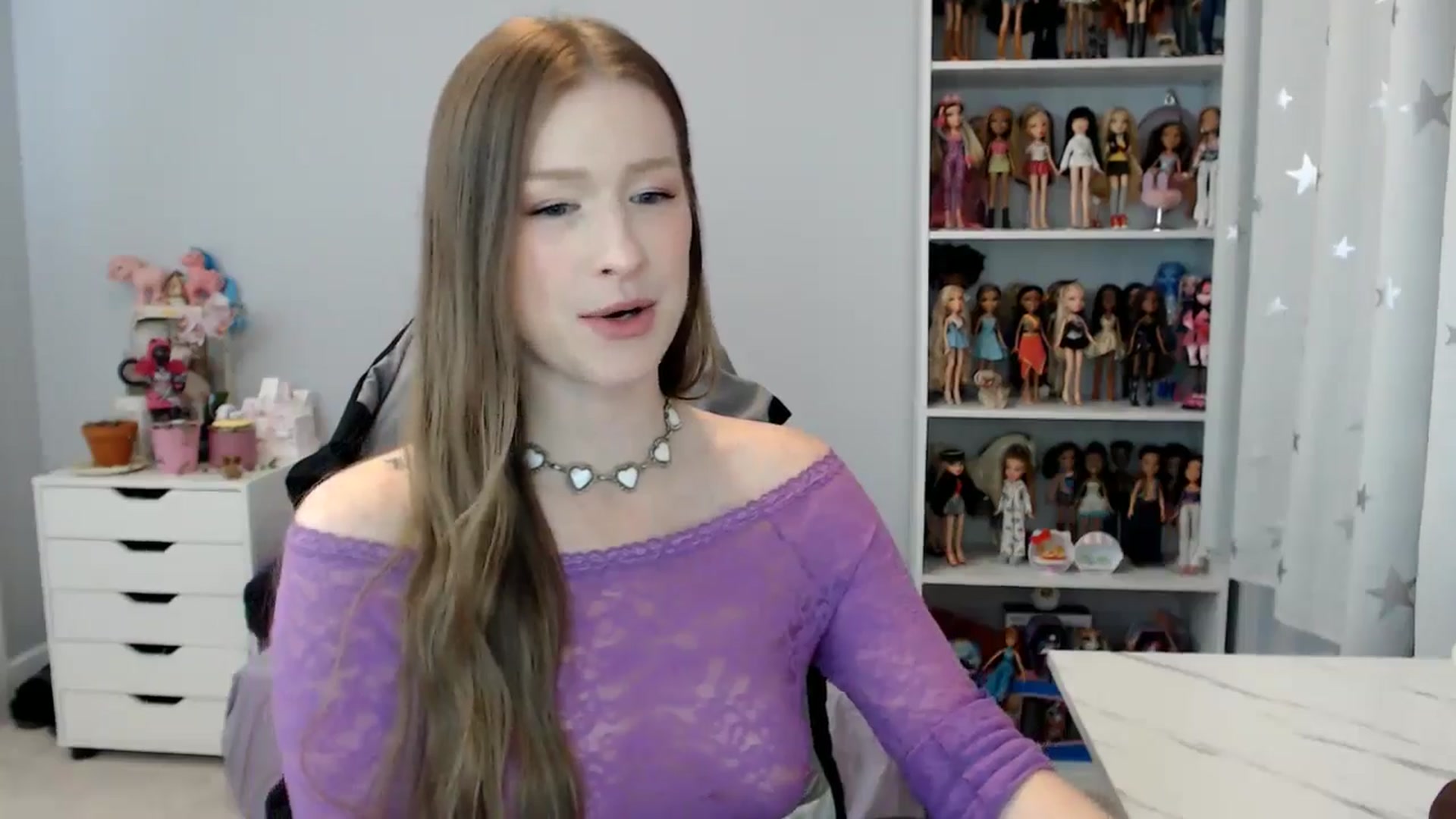 Gallery image thumbnail from GemmaMinx's myfreecams stream on, 11/14/2024, 22:40 image 19 of 20