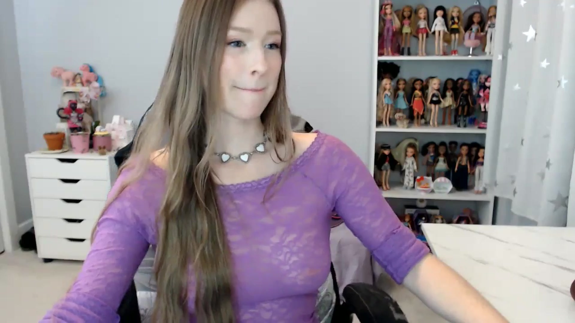 Gallery image thumbnail from GemmaMinx's myfreecams stream on, 11/14/2024, 22:40 image 20 of 20