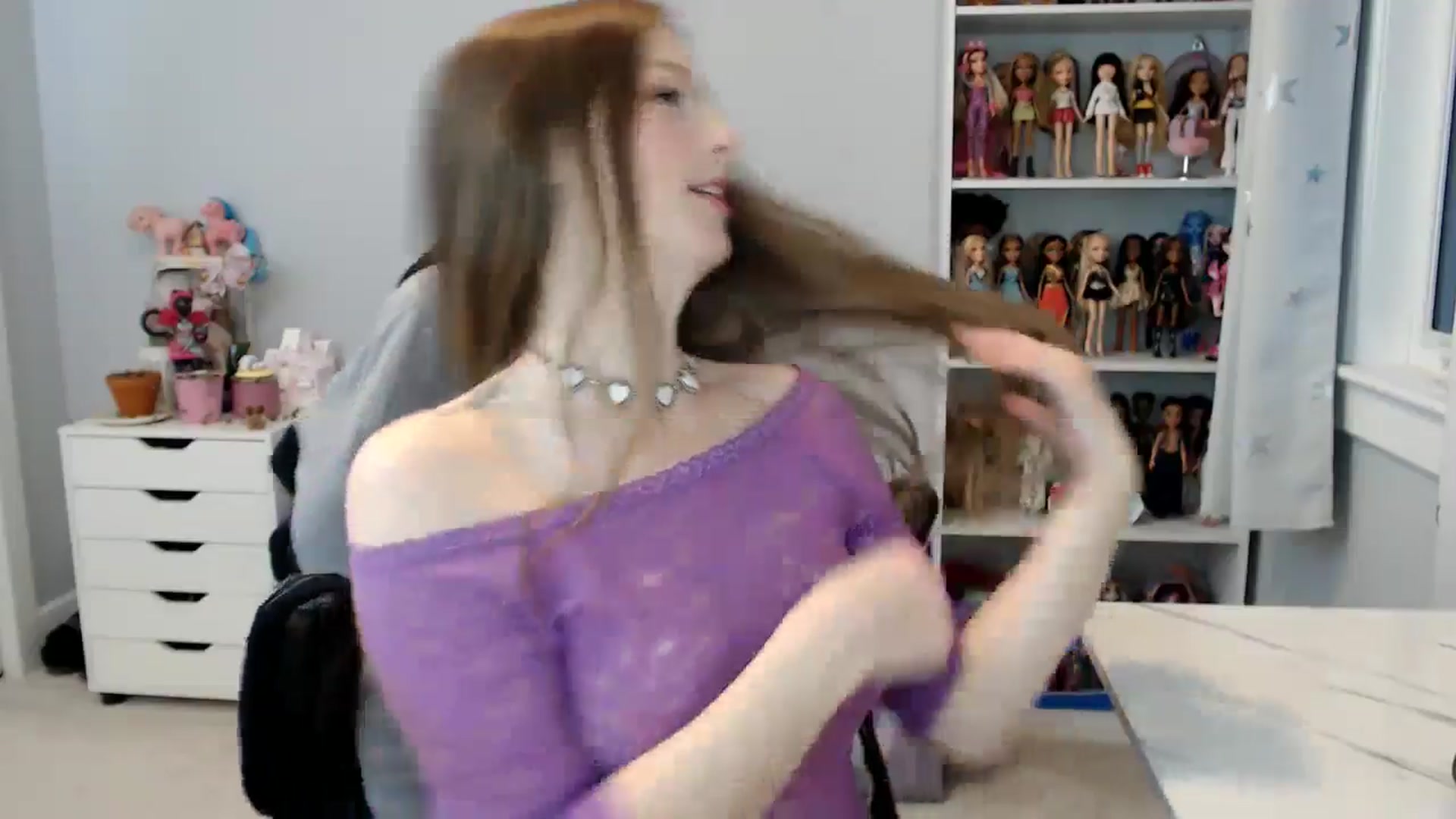 Gallery image thumbnail from GemmaMinx's myfreecams stream on, 11/14/2024, 22:40 image 11 of 20