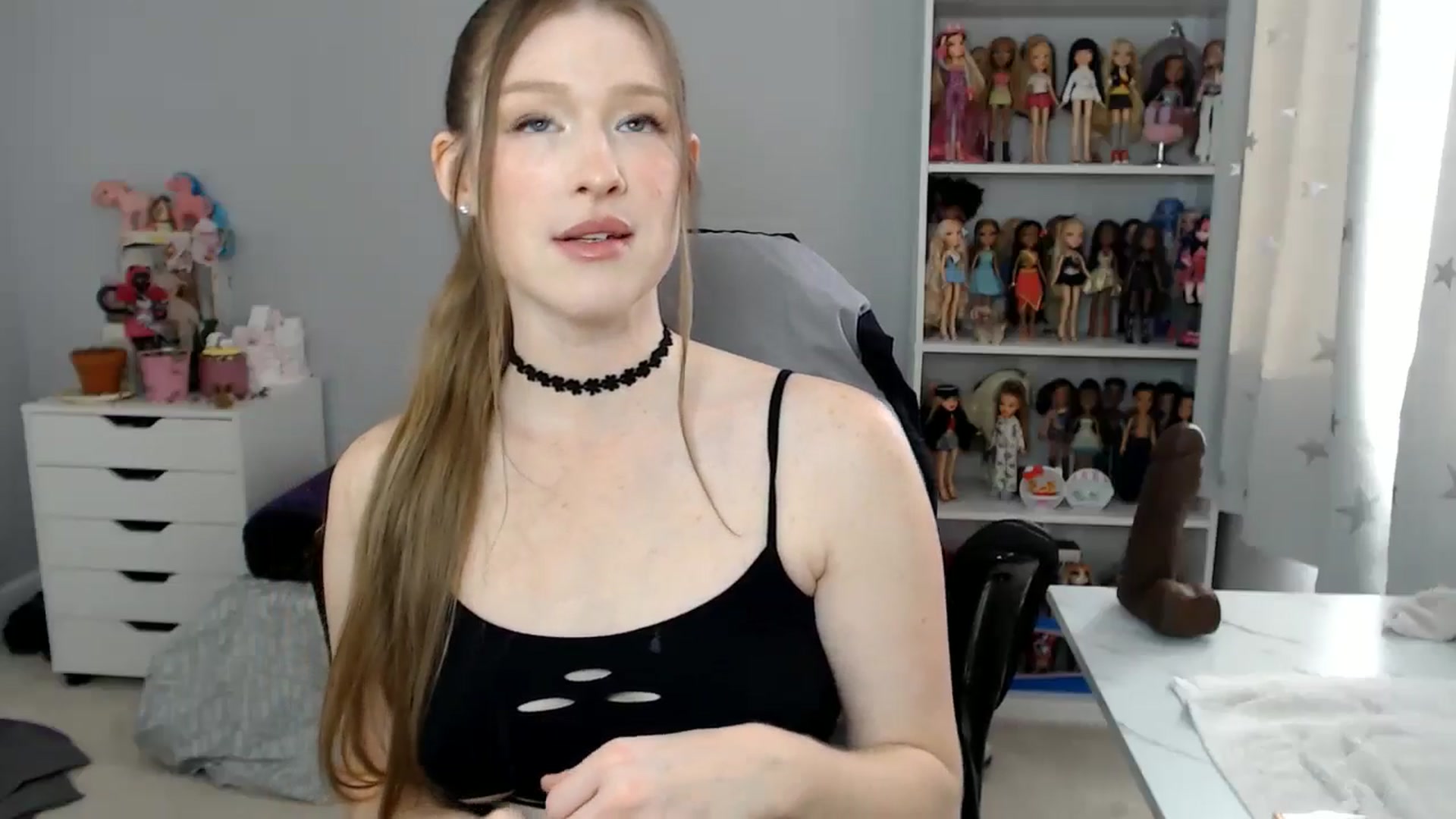 Gallery image thumbnail from GemmaMinx's myfreecams stream on, 11/15/2024, 20:01 image 10 of 20