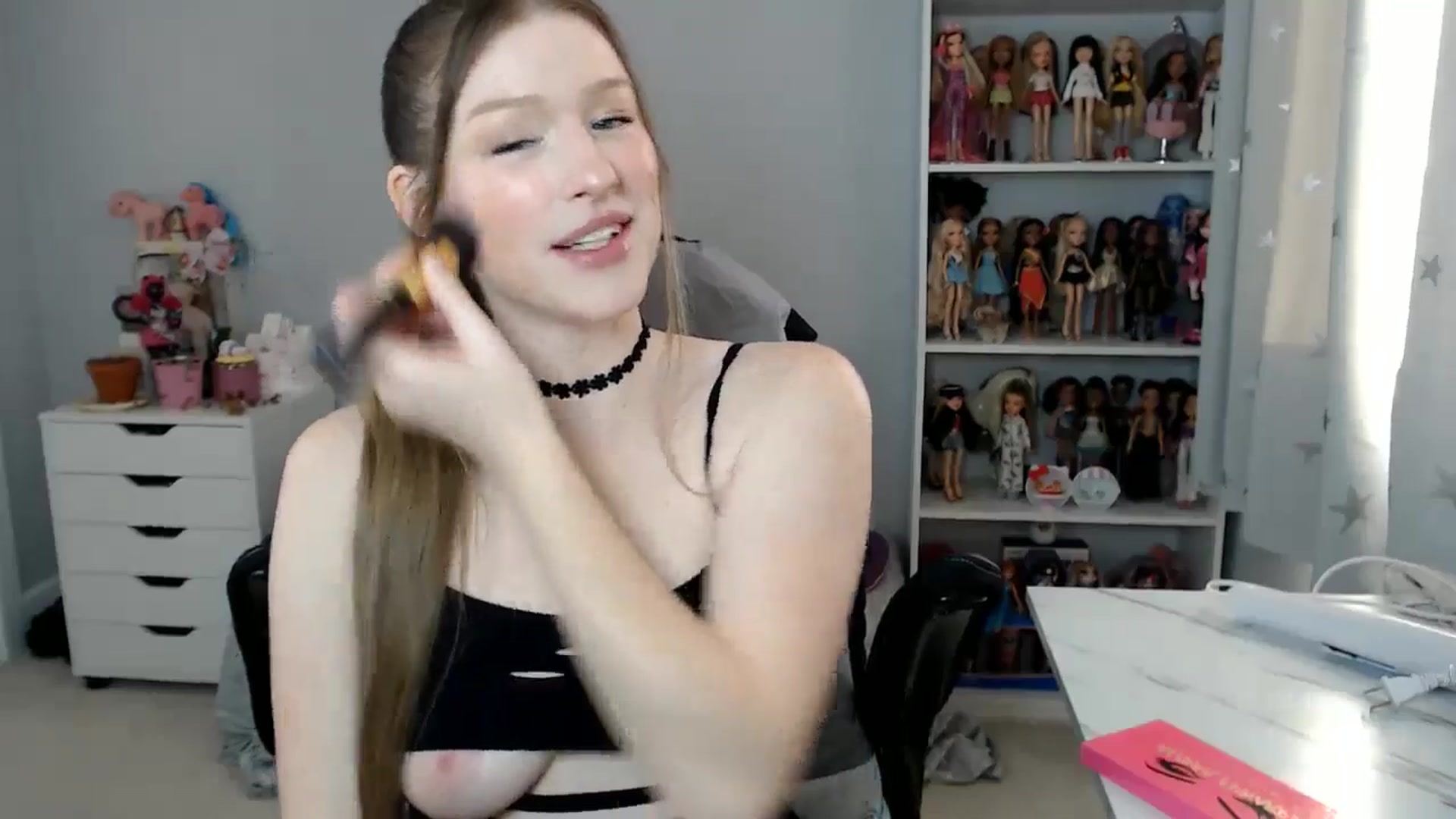 Gallery image thumbnail from GemmaMinx's myfreecams stream on, 11/15/2024, 21:10 image 7 of 20