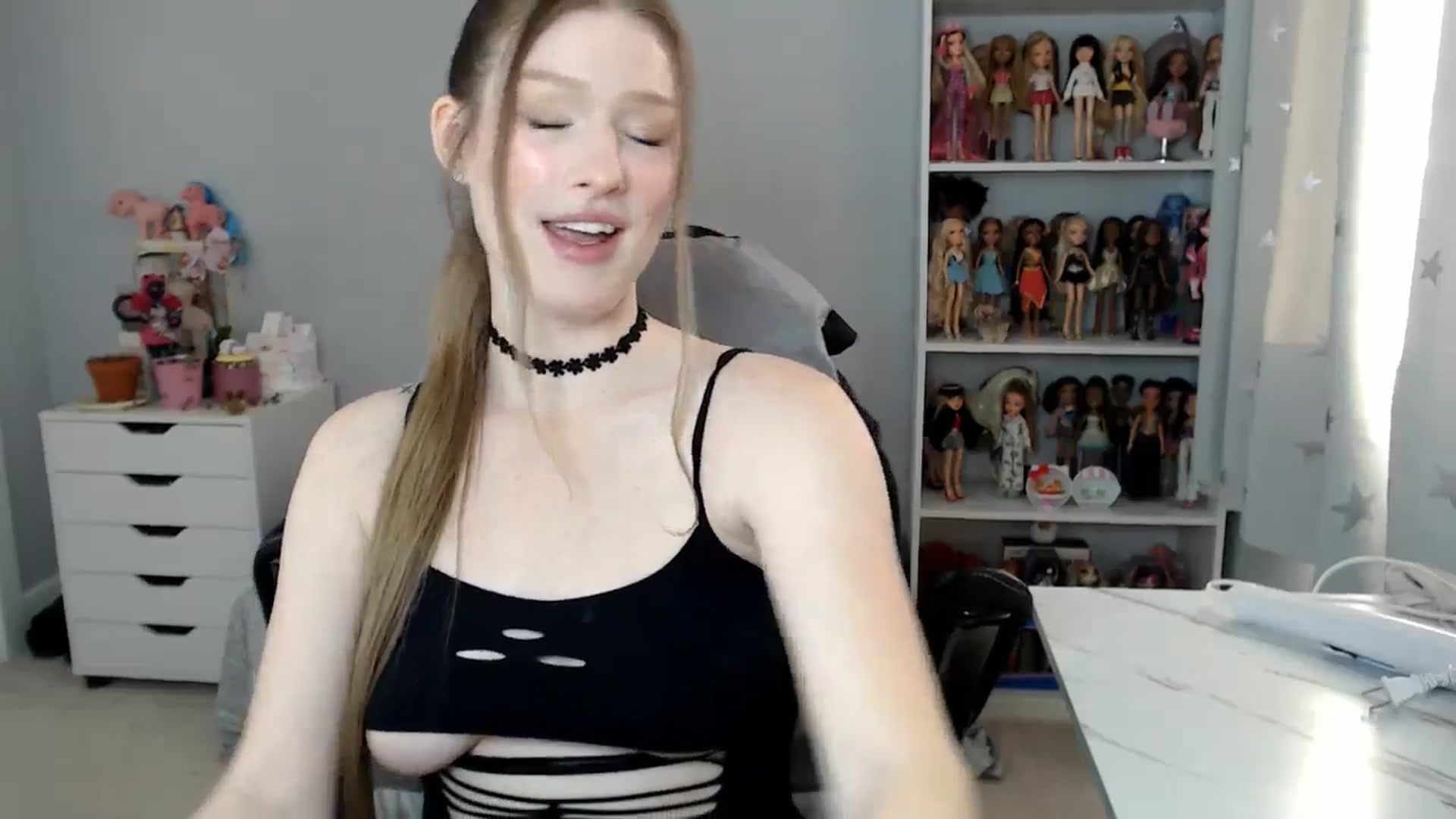 Gallery image thumbnail from GemmaMinx's myfreecams stream on, 11/15/2024, 21:10 image 8 of 20