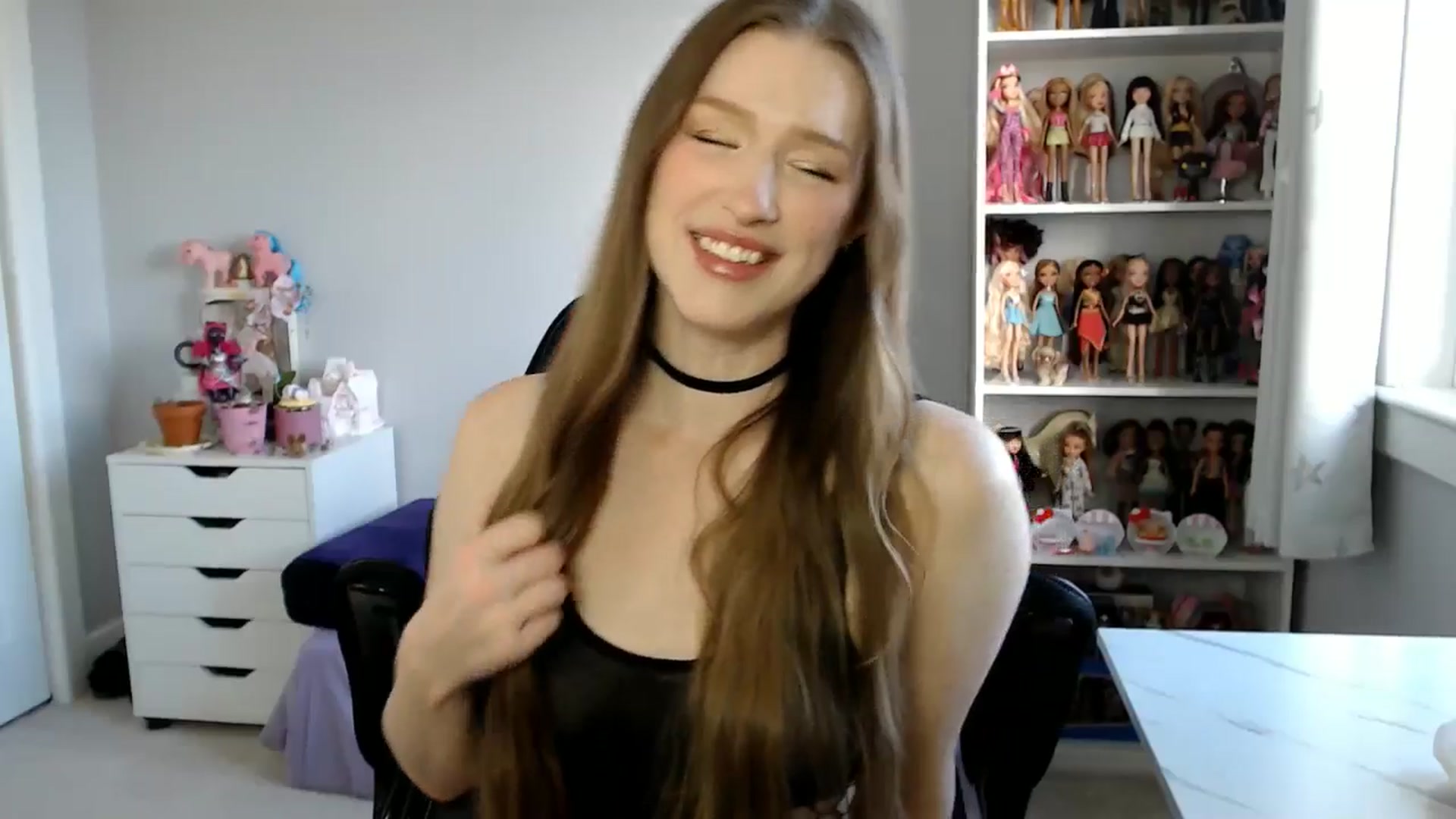 Gallery image thumbnail from GemmaMinx's myfreecams stream on, 11/27/2024, 16:43 image 3 of 20