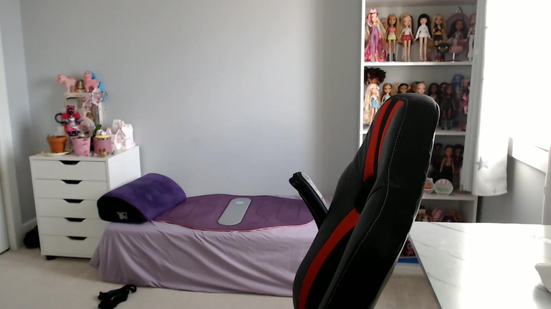 Gallery image thumbnail from GemmaMinx's myfreecams stream on, 11/27/2024, 18:02 image 1 of 20