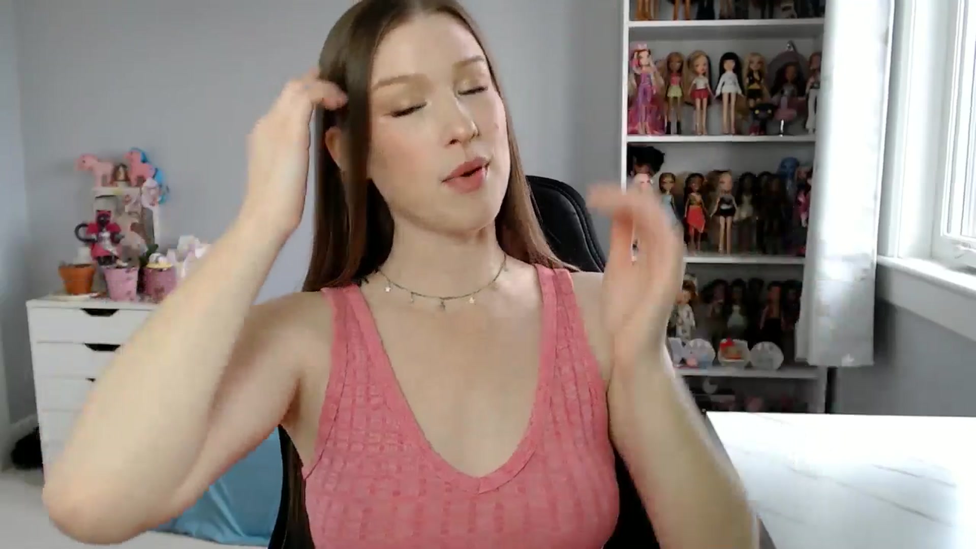 Gallery image thumbnail from GemmaMinx's myfreecams stream on, 11/30/2024, 18:28 image 7 of 20