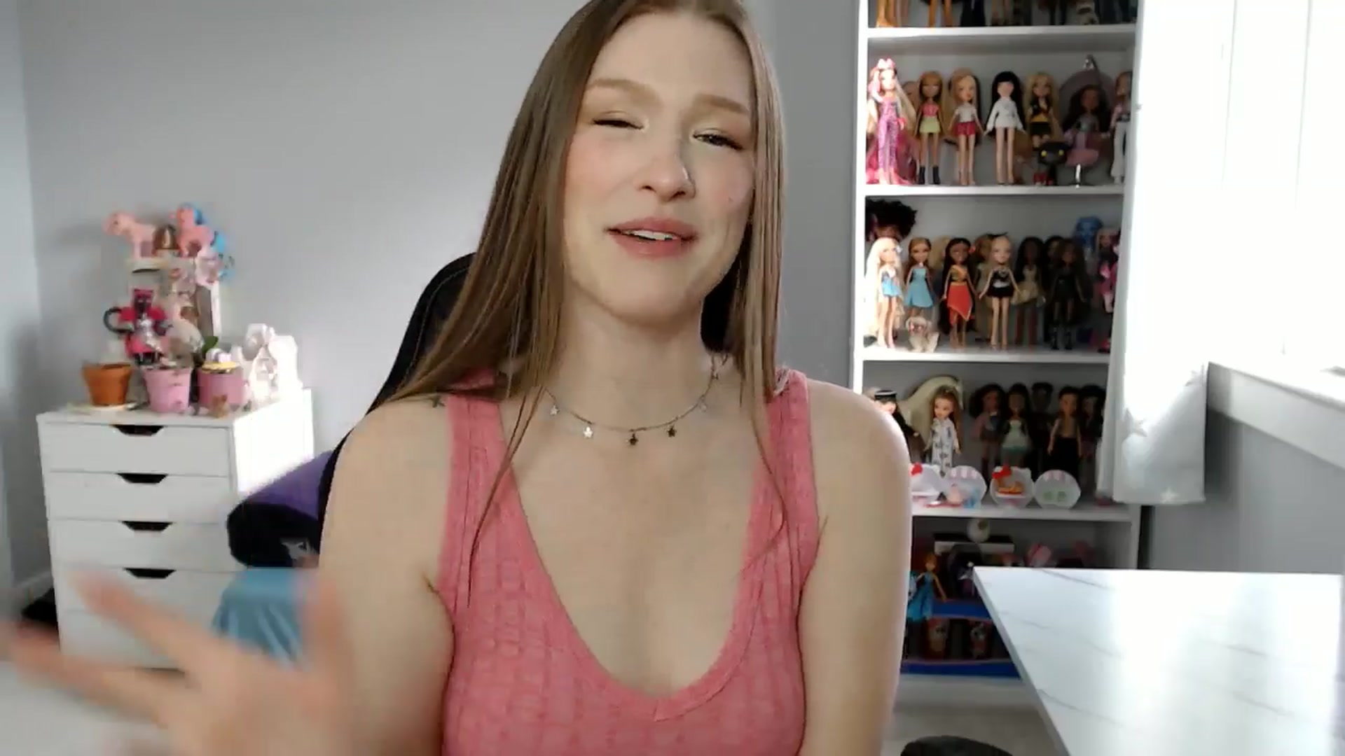 Gallery image thumbnail from GemmaMinx's myfreecams stream on, 11/30/2024, 18:28 image 12 of 20