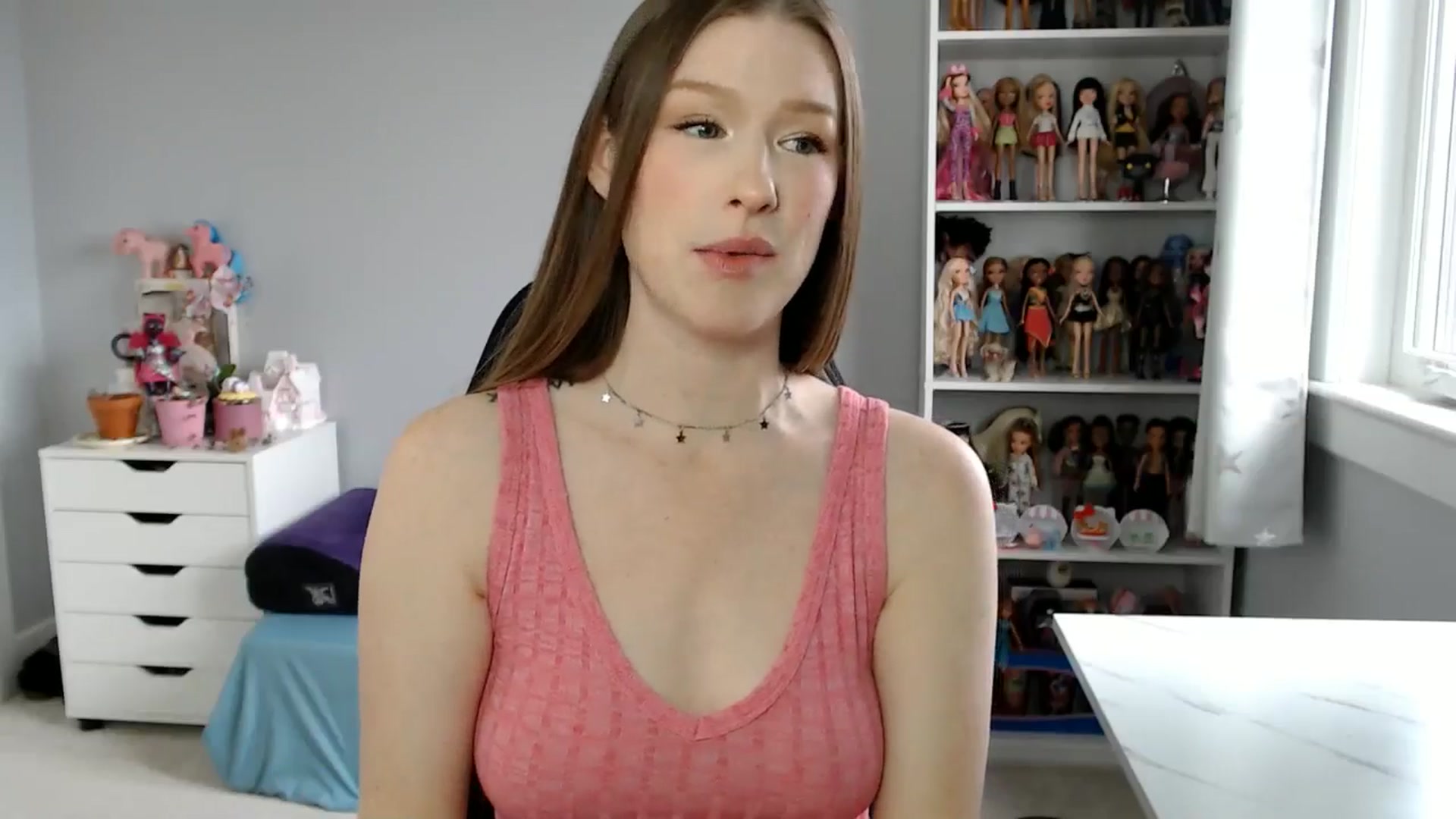 Gallery image thumbnail from GemmaMinx's myfreecams stream on, 11/30/2024, 18:28 image 8 of 20