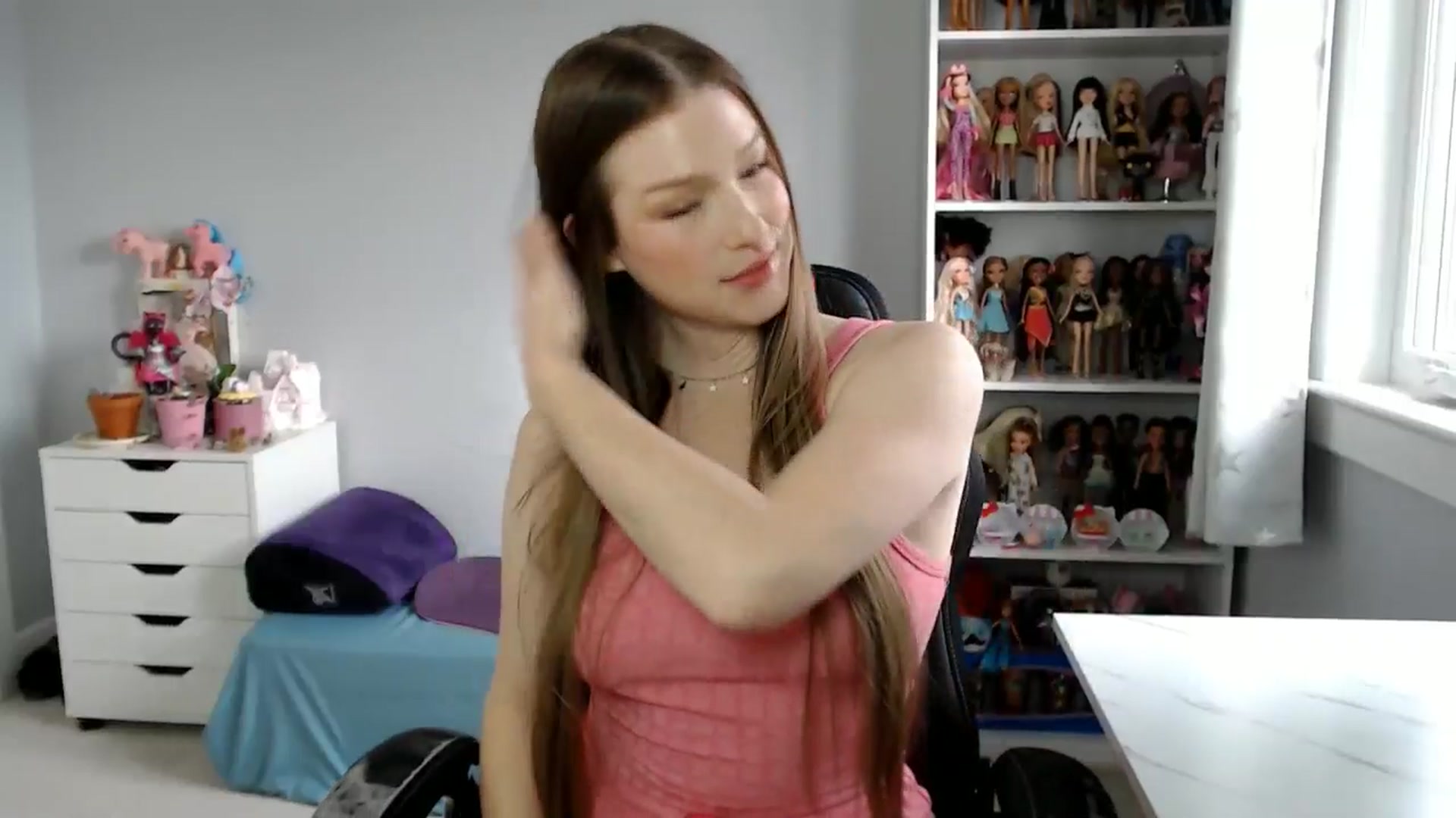 Gallery image thumbnail from GemmaMinx's myfreecams stream on, 11/30/2024, 18:28 image 2 of 20