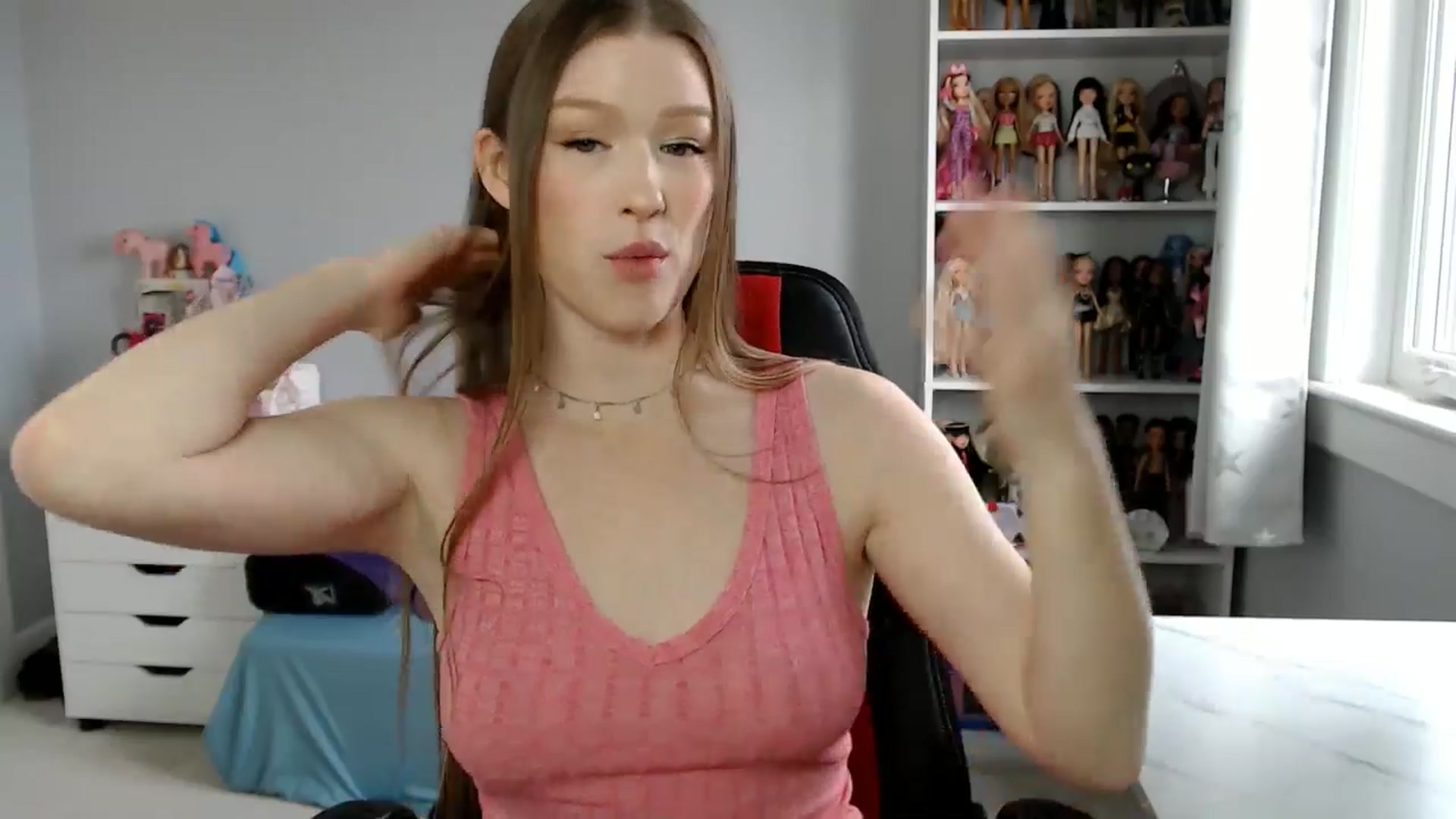 Gallery image thumbnail from GemmaMinx's myfreecams stream on, 11/30/2024, 18:28 image 6 of 20