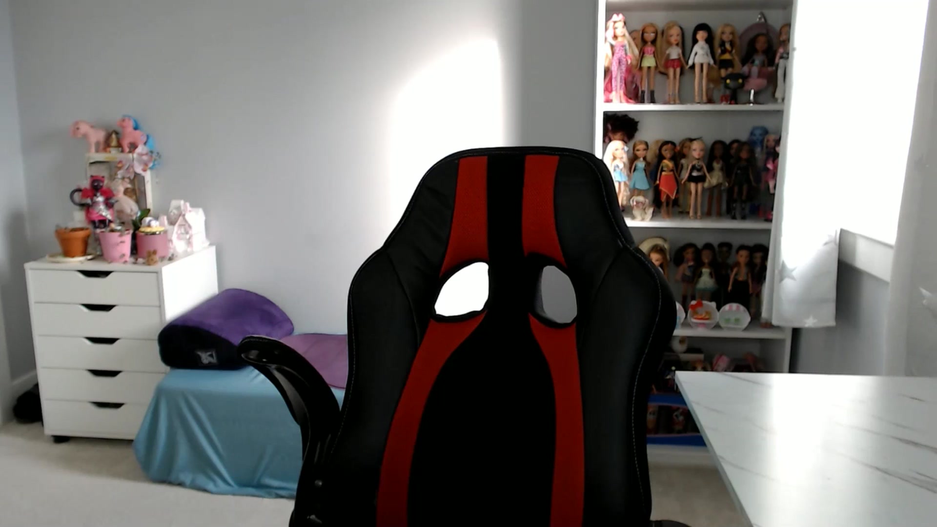 Gallery image thumbnail from GemmaMinx's myfreecams stream on, 11/30/2024, 18:28 image 20 of 20