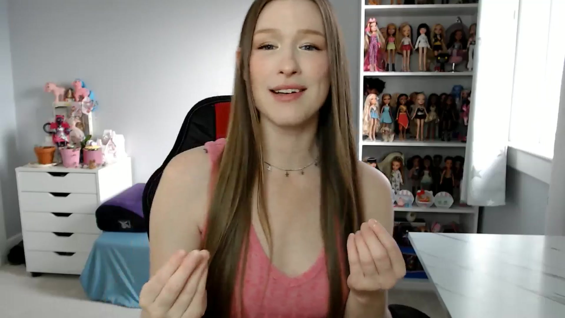 Gallery image thumbnail from GemmaMinx's myfreecams stream on, 11/30/2024, 18:28 image 14 of 20