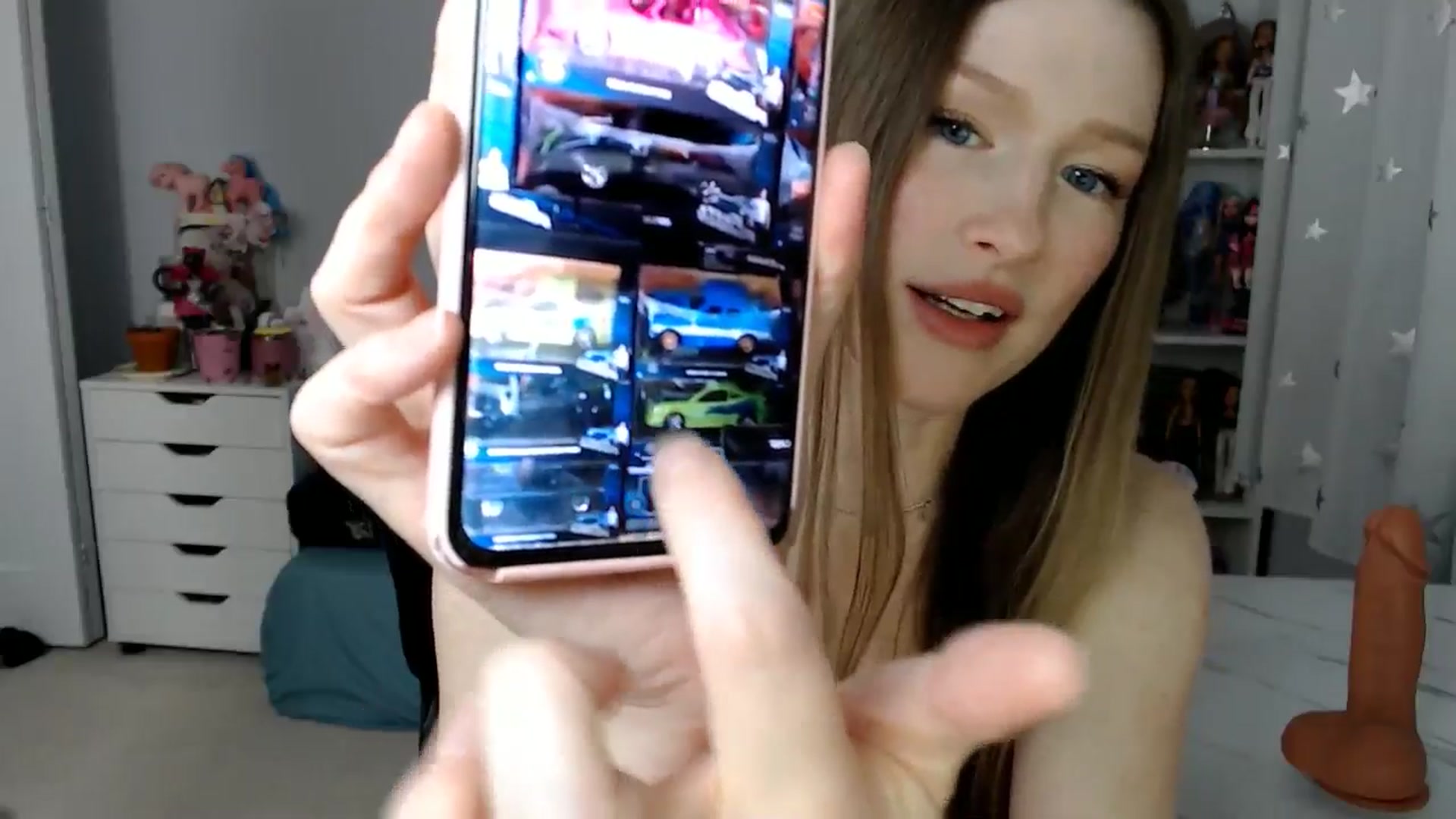 Gallery image thumbnail from GemmaMinx's myfreecams stream on, 11/30/2024, 23:41 image 20 of 20