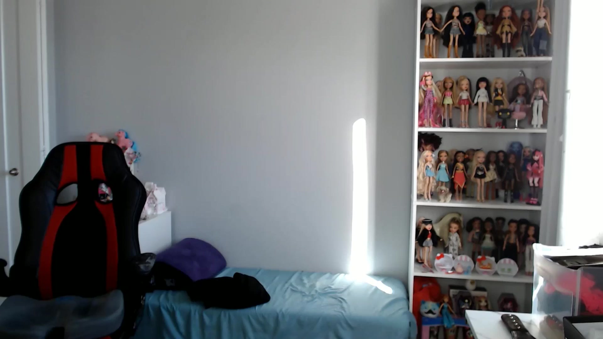 Gallery image thumbnail from GemmaMinx's myfreecams stream on, 12/12/2024, 19:08 image 10 of 20