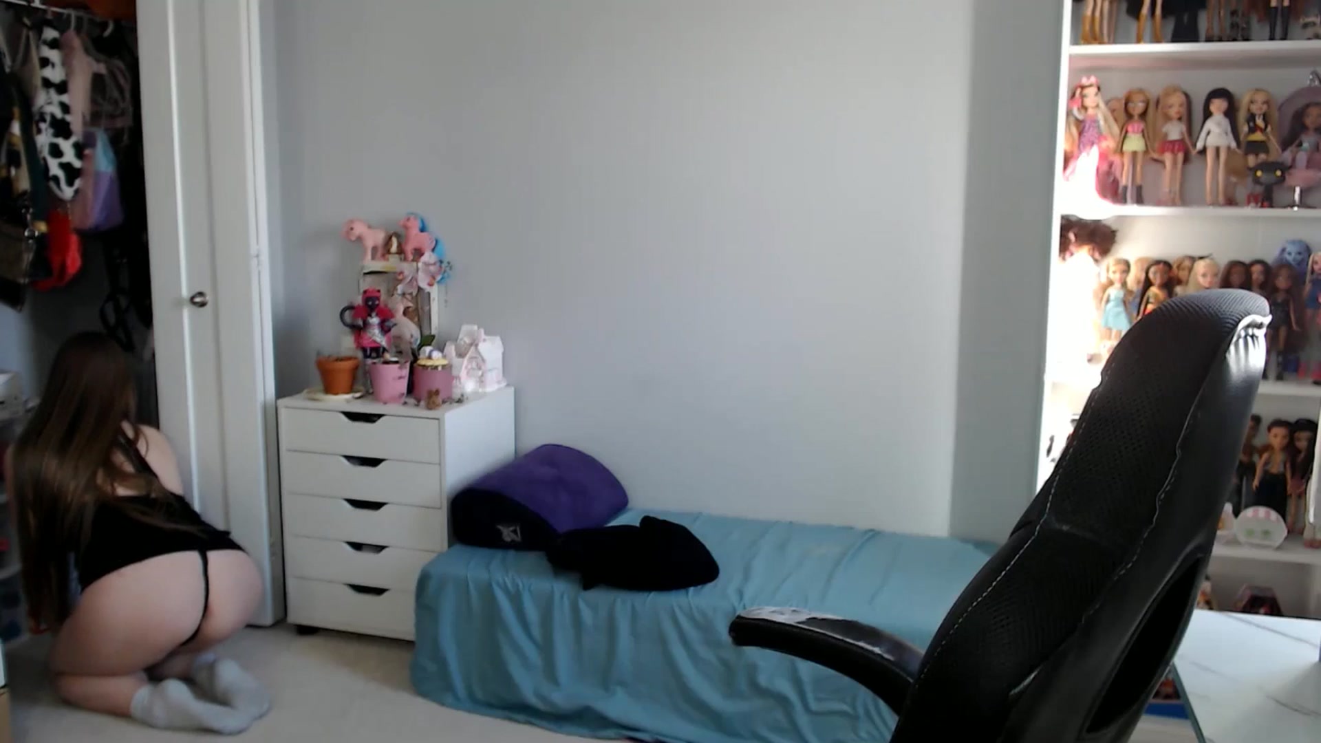 Gallery image thumbnail from GemmaMinx's myfreecams stream on, 12/12/2024, 19:08 image 7 of 20