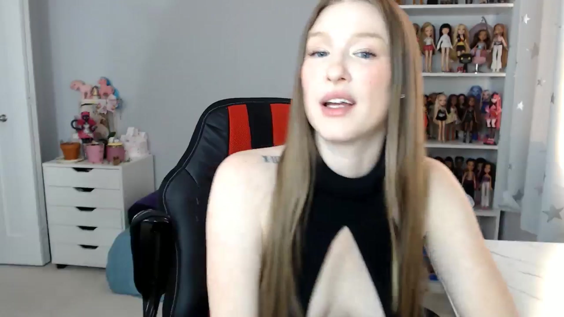 Gallery image thumbnail from GemmaMinx's myfreecams stream on, 12/12/2024, 21:12 image 20 of 20