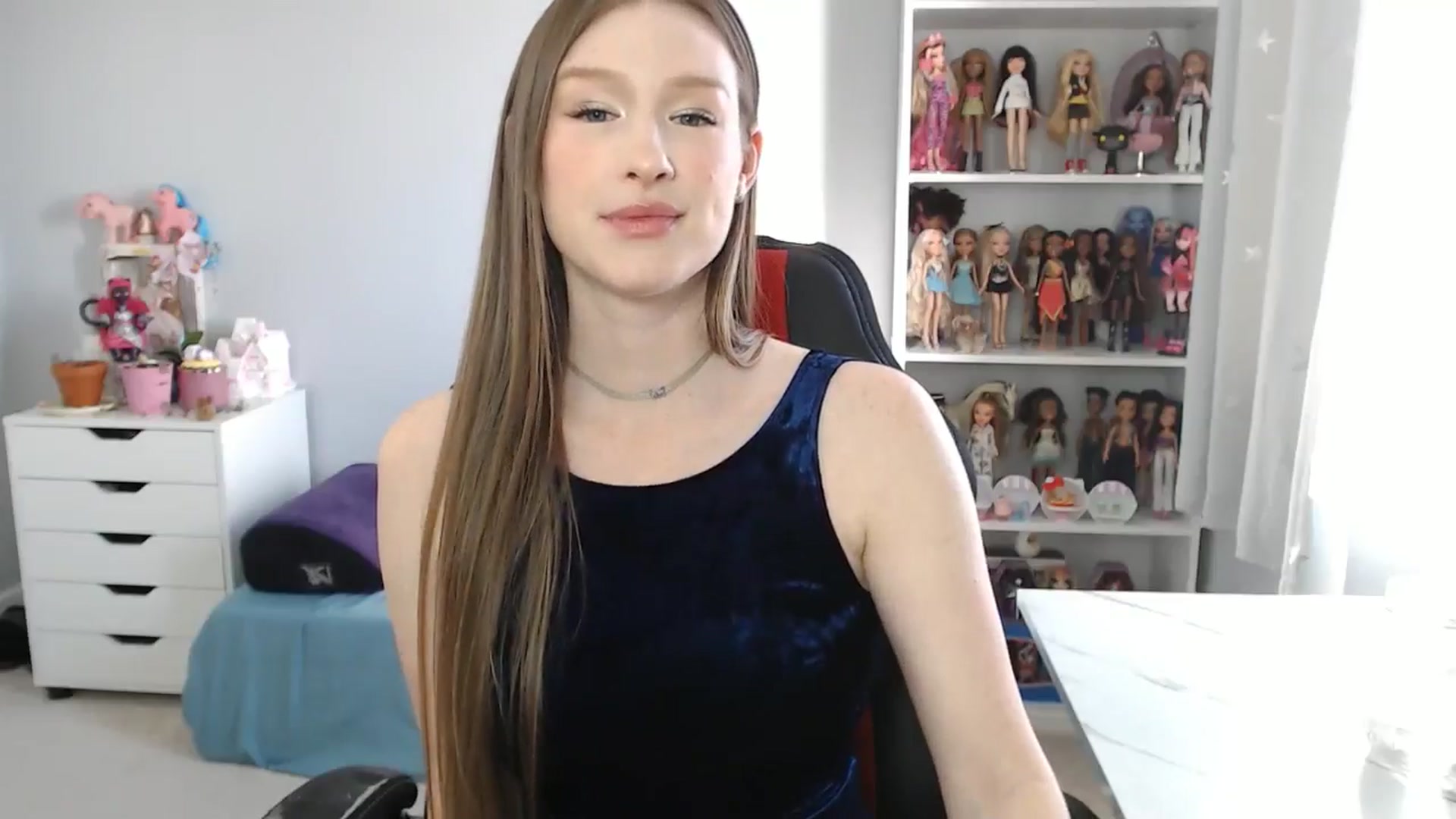 Gallery image thumbnail from GemmaMinx's myfreecams stream on, 12/13/2024, 18:37 image 8 of 20