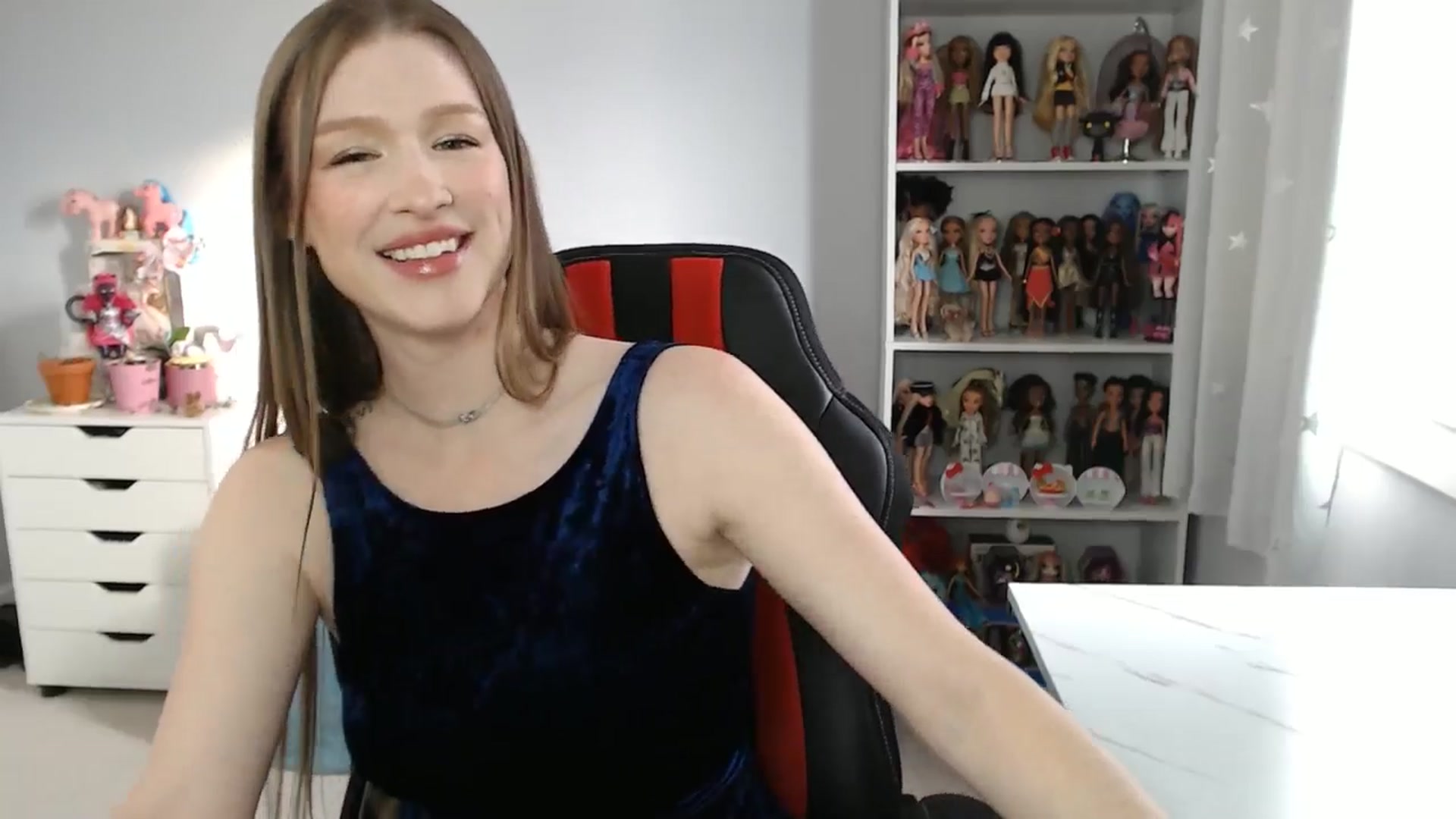 Gallery image thumbnail from GemmaMinx's myfreecams stream on, 12/13/2024, 21:53 image 2 of 20