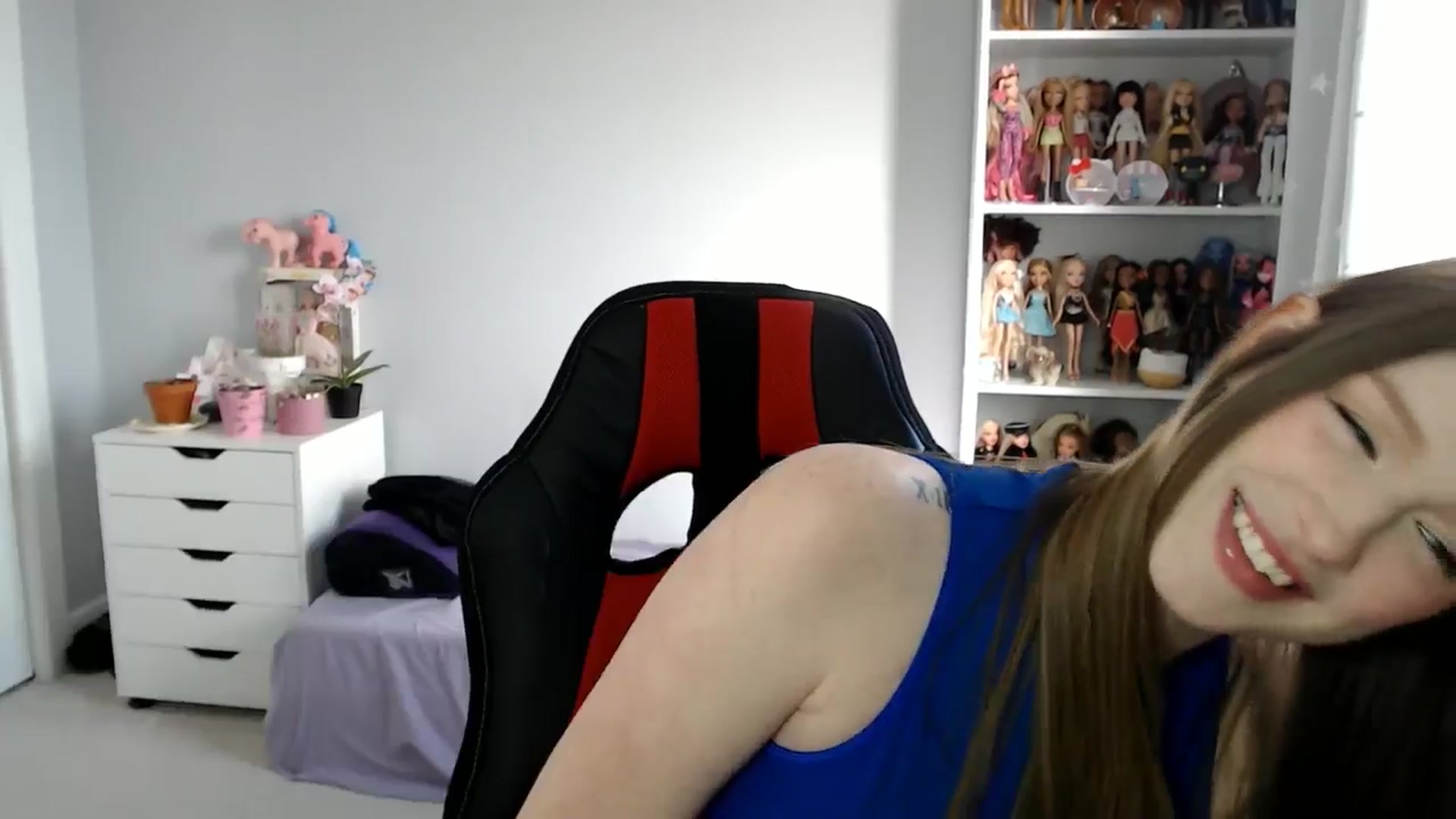 Gallery image thumbnail from GemmaMinx's myfreecams stream on, 01/10/2025, 18:10 image 11 of 20