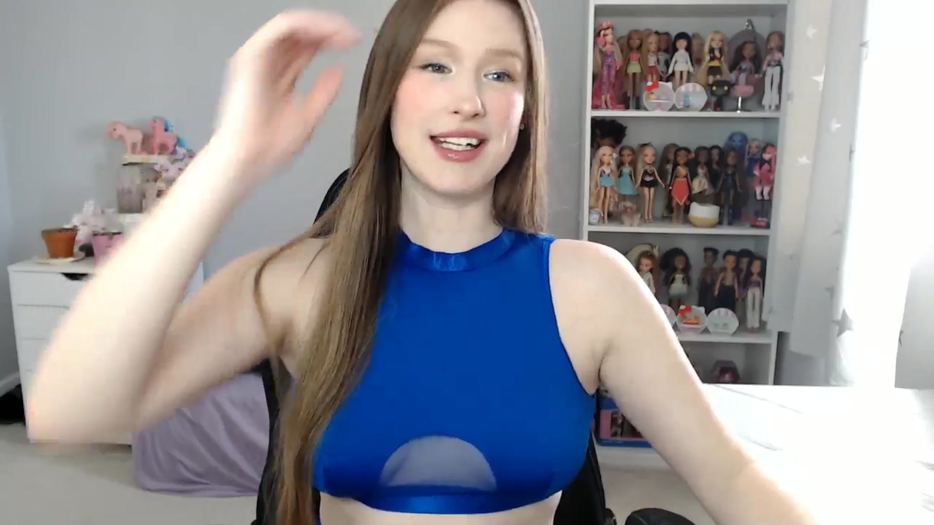 Gallery image thumbnail from GemmaMinx's myfreecams stream on, 01/10/2025, 18:59 image 2 of 20