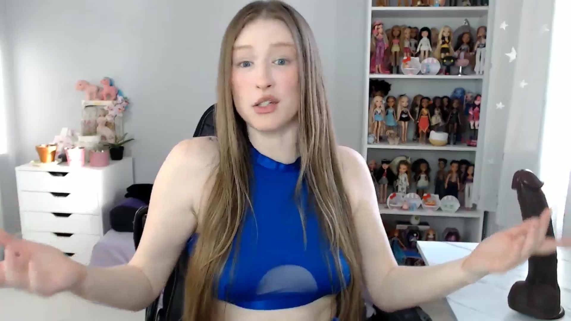 Gallery image thumbnail from GemmaMinx's myfreecams stream on, 01/10/2025, 20:26 image 19 of 20