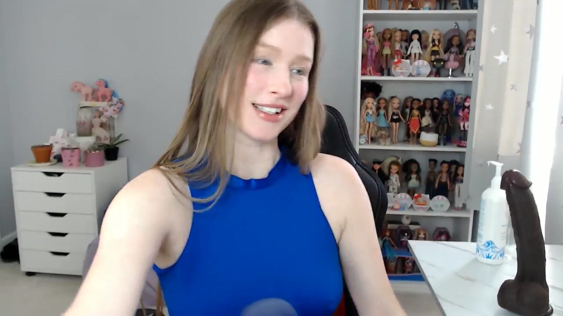 Gallery image thumbnail from GemmaMinx's myfreecams stream on, 01/10/2025, 20:26 image 3 of 20