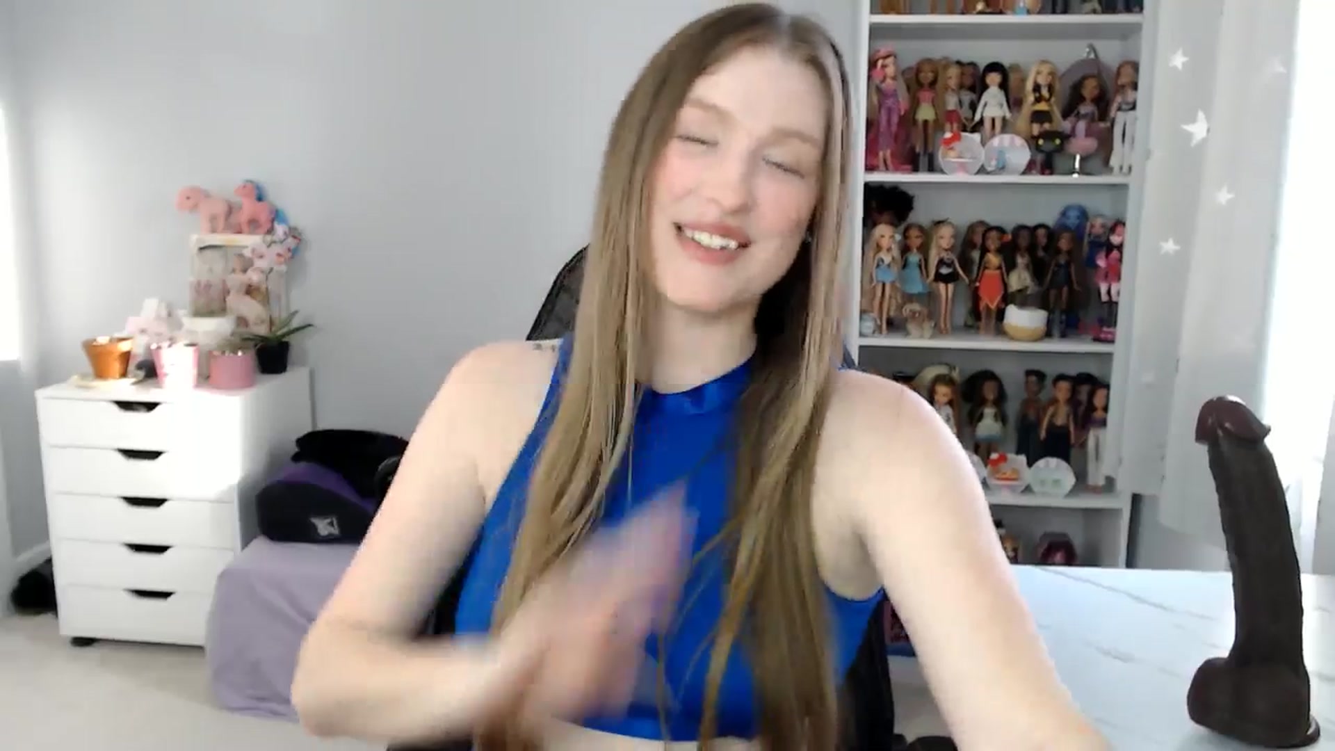 Gallery image thumbnail from GemmaMinx's myfreecams stream on, 01/10/2025, 20:26 image 18 of 20