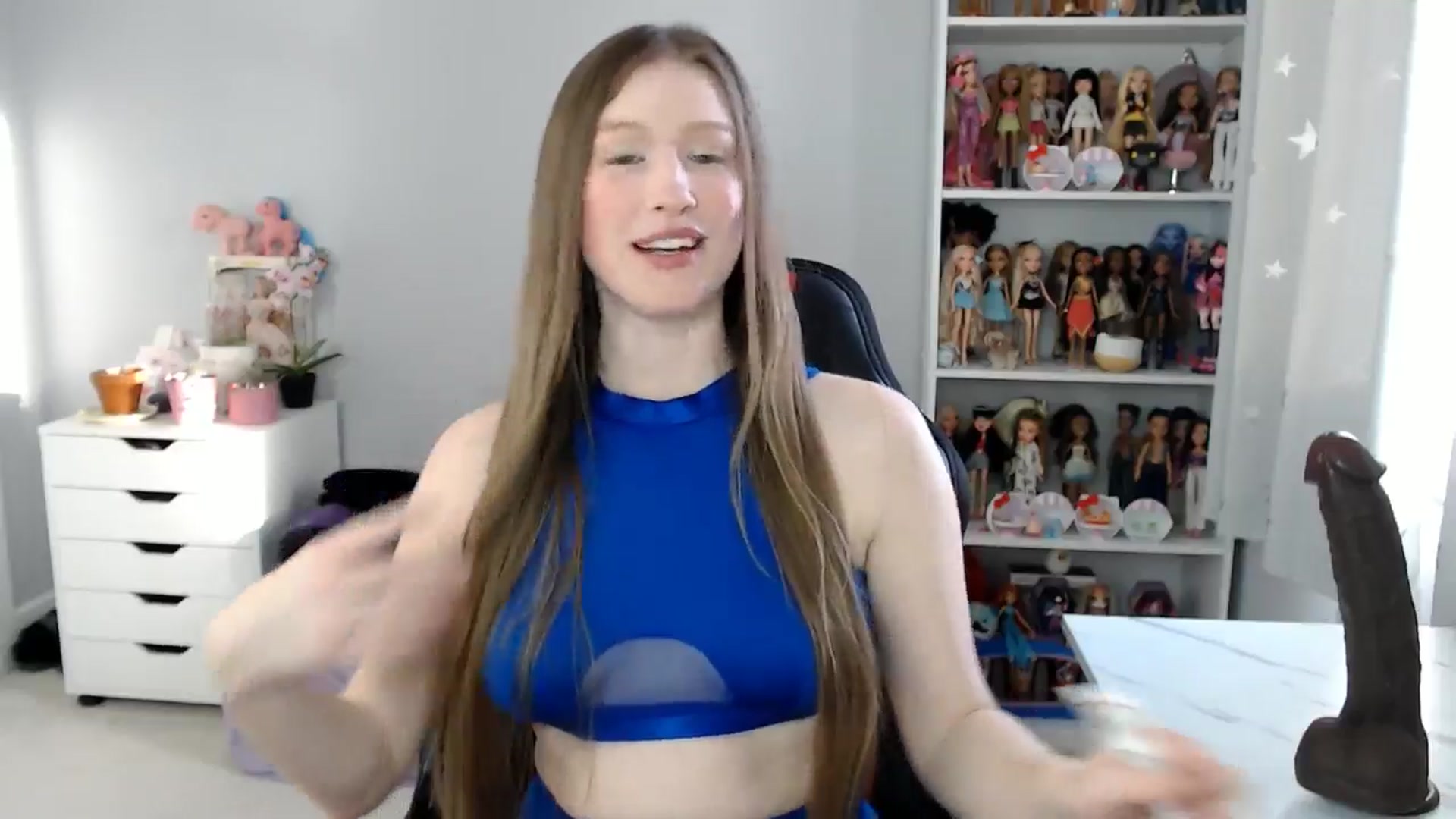 Gallery image thumbnail from GemmaMinx's myfreecams stream on, 01/10/2025, 20:26 image 17 of 20