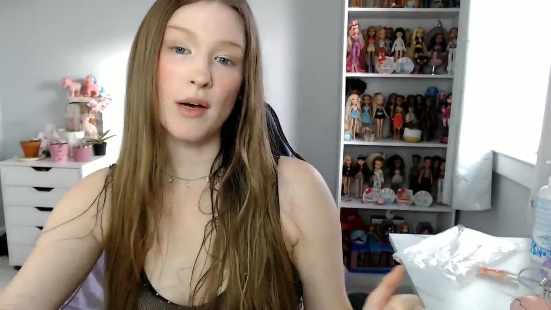 Gallery image thumbnail from GemmaMinx's myfreecams stream on, 01/11/2025, 20:59 image 2 of 20