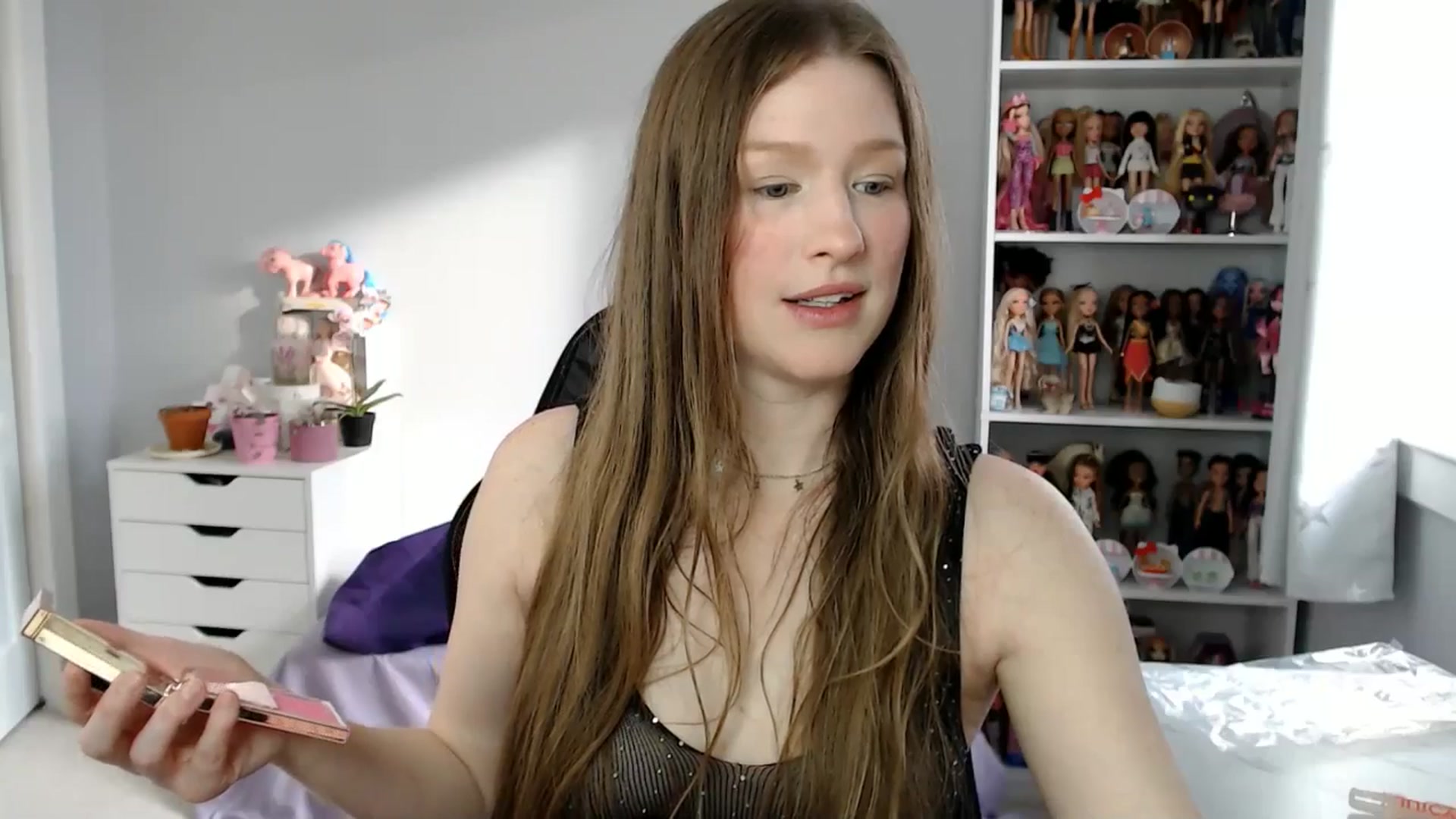 Gallery image thumbnail from GemmaMinx's myfreecams stream on, 01/11/2025, 20:59 image 4 of 20