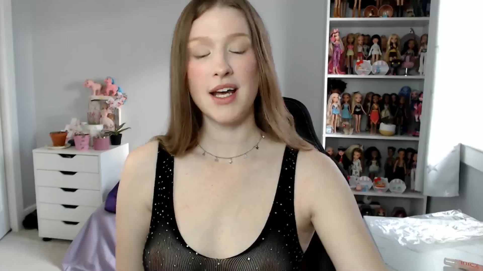 Gallery image thumbnail from GemmaMinx's myfreecams stream on, 01/11/2025, 20:59 image 5 of 20