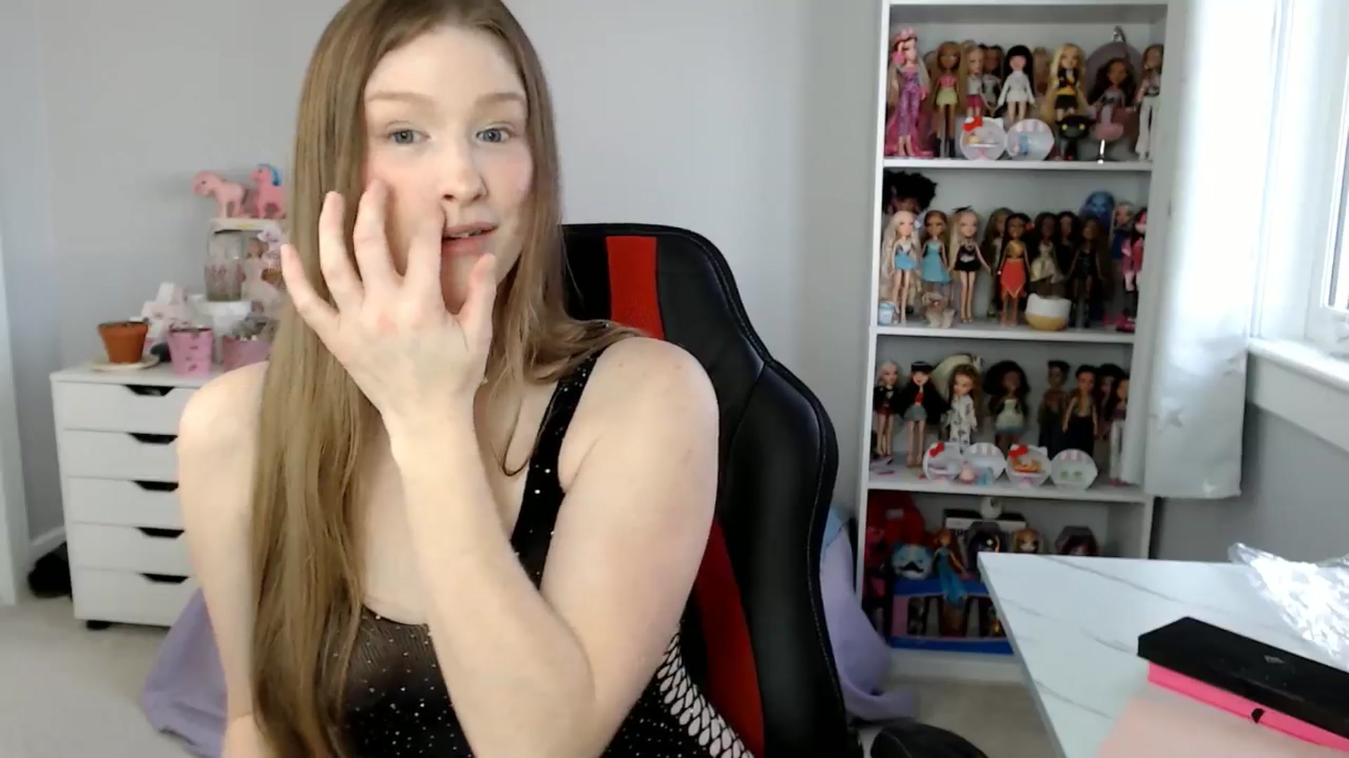 Gallery image thumbnail from GemmaMinx's myfreecams stream on, 01/11/2025, 20:59 image 12 of 20