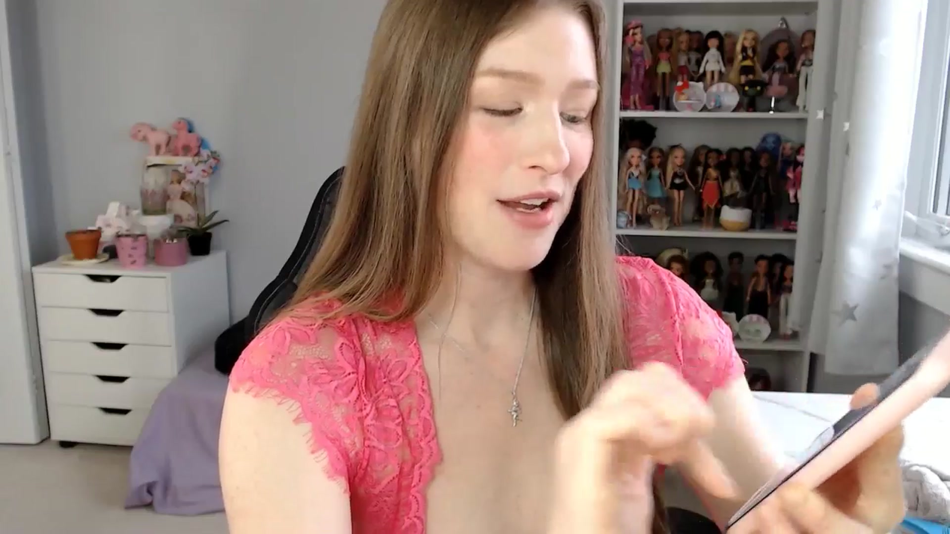 Gallery image thumbnail from GemmaMinx's myfreecams stream on, 01/13/2025, 21:50 image 9 of 20