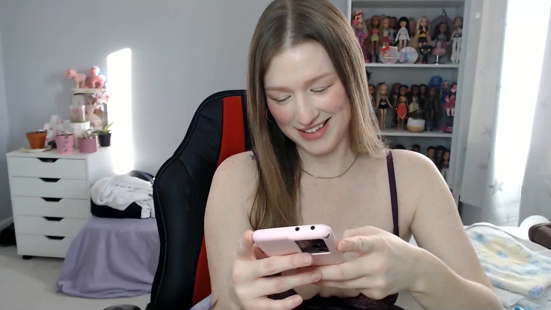 Gallery image thumbnail from GemmaMinx's myfreecams stream on, 01/14/2025, 19:50 image 14 of 20