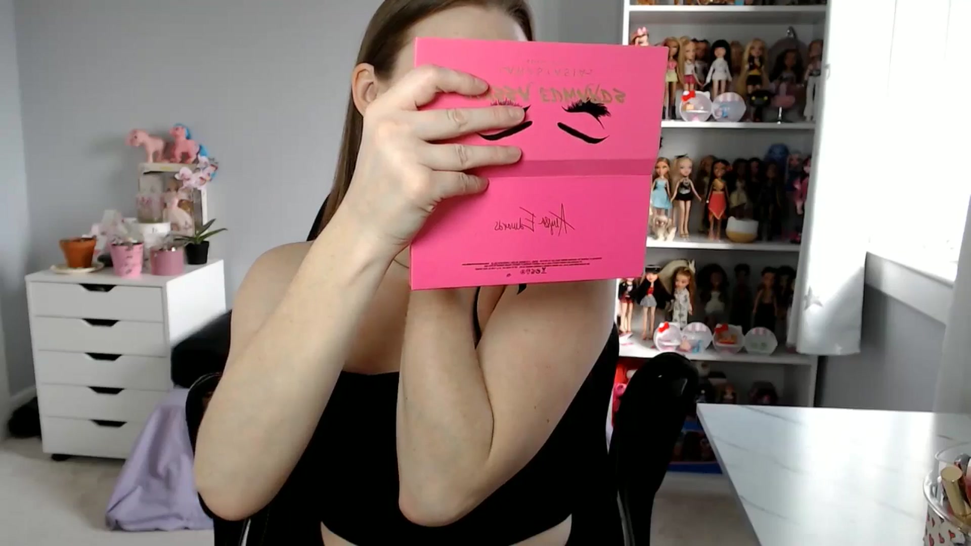 Gallery image thumbnail from GemmaMinx's myfreecams stream on, 01/15/2025, 17:37 image 15 of 20