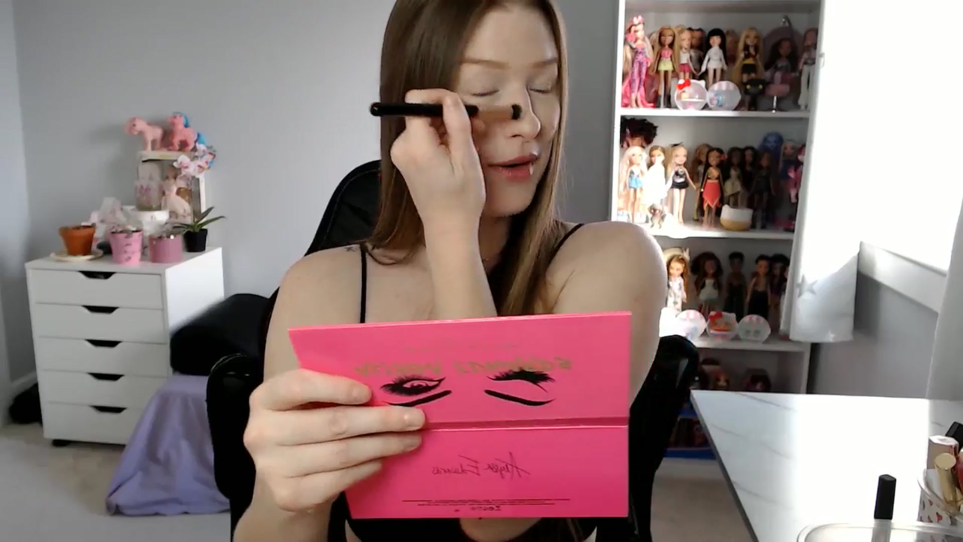 Gallery image thumbnail from GemmaMinx's myfreecams stream on, 01/15/2025, 17:37 image 2 of 20